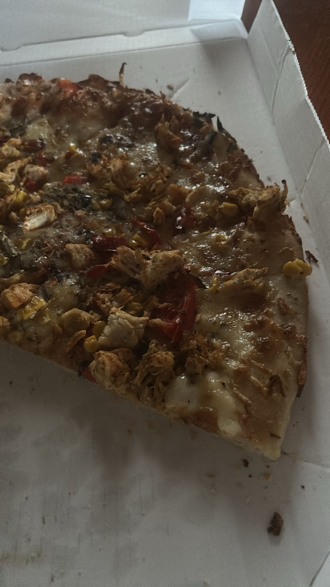 Pizza z kurczakiem i warzywami