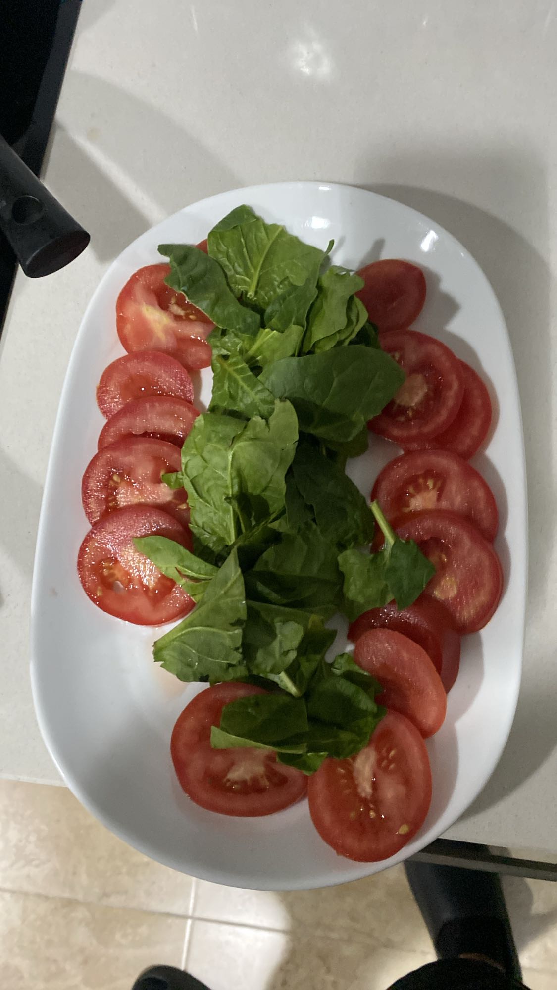Ensalada de tomate y espinaca