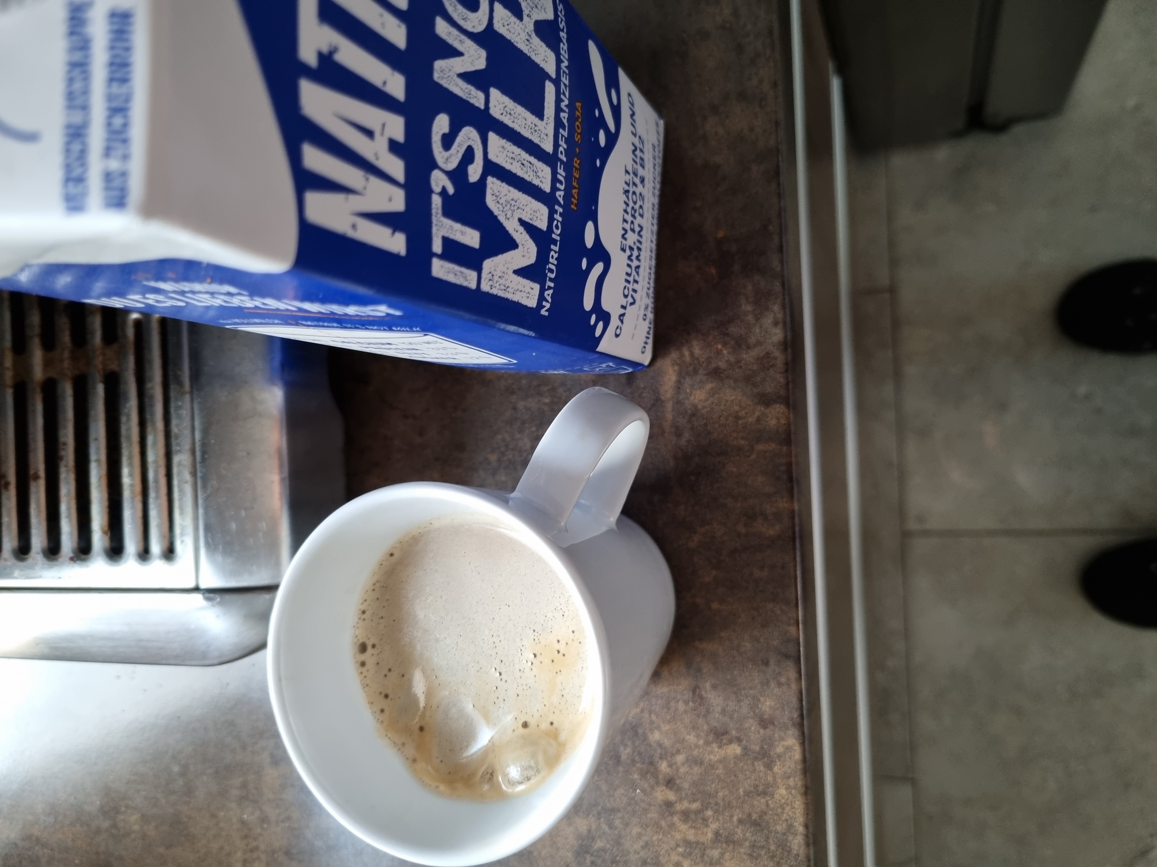 Kaffee mit Pflanzenmilch