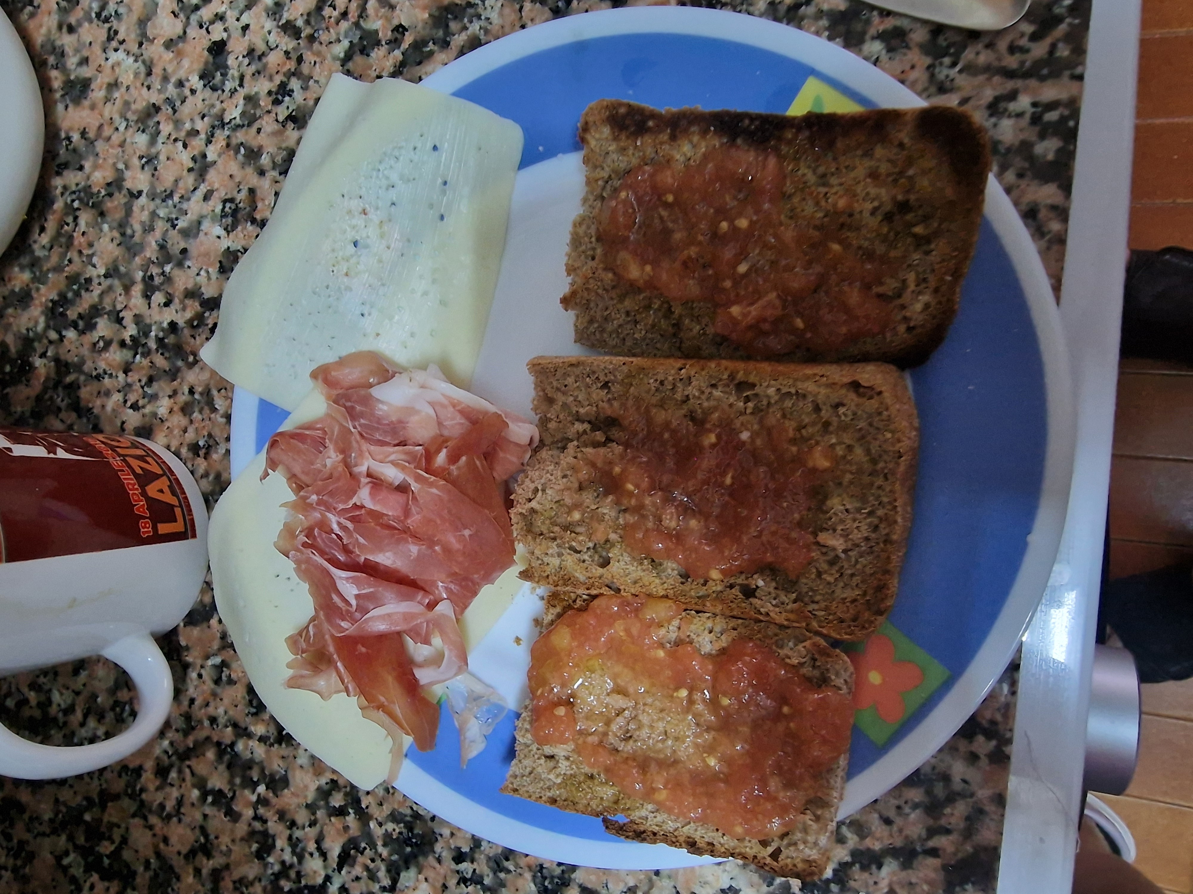 Pan con tomate y jamón