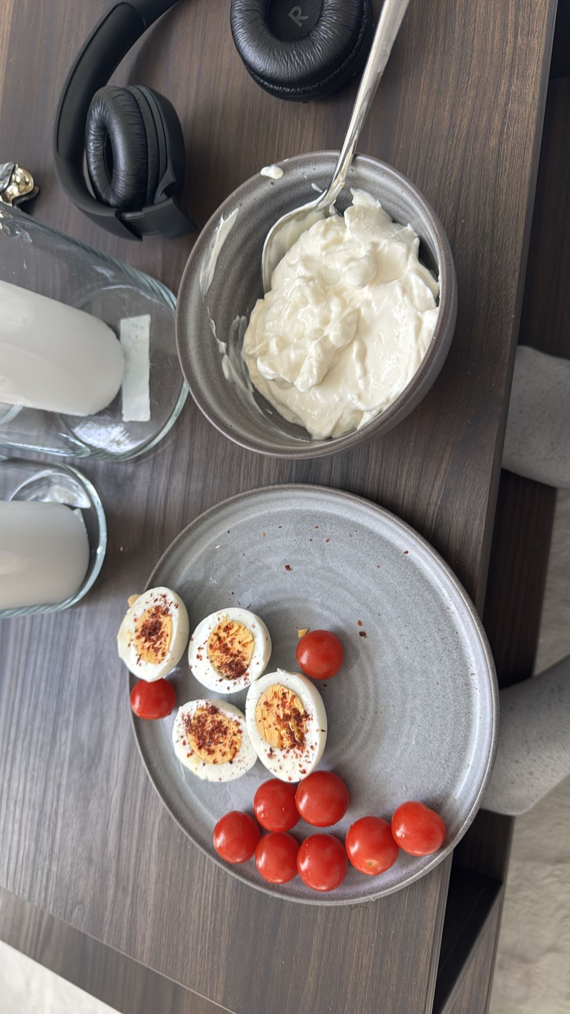 Ägg, kvarg och tomater