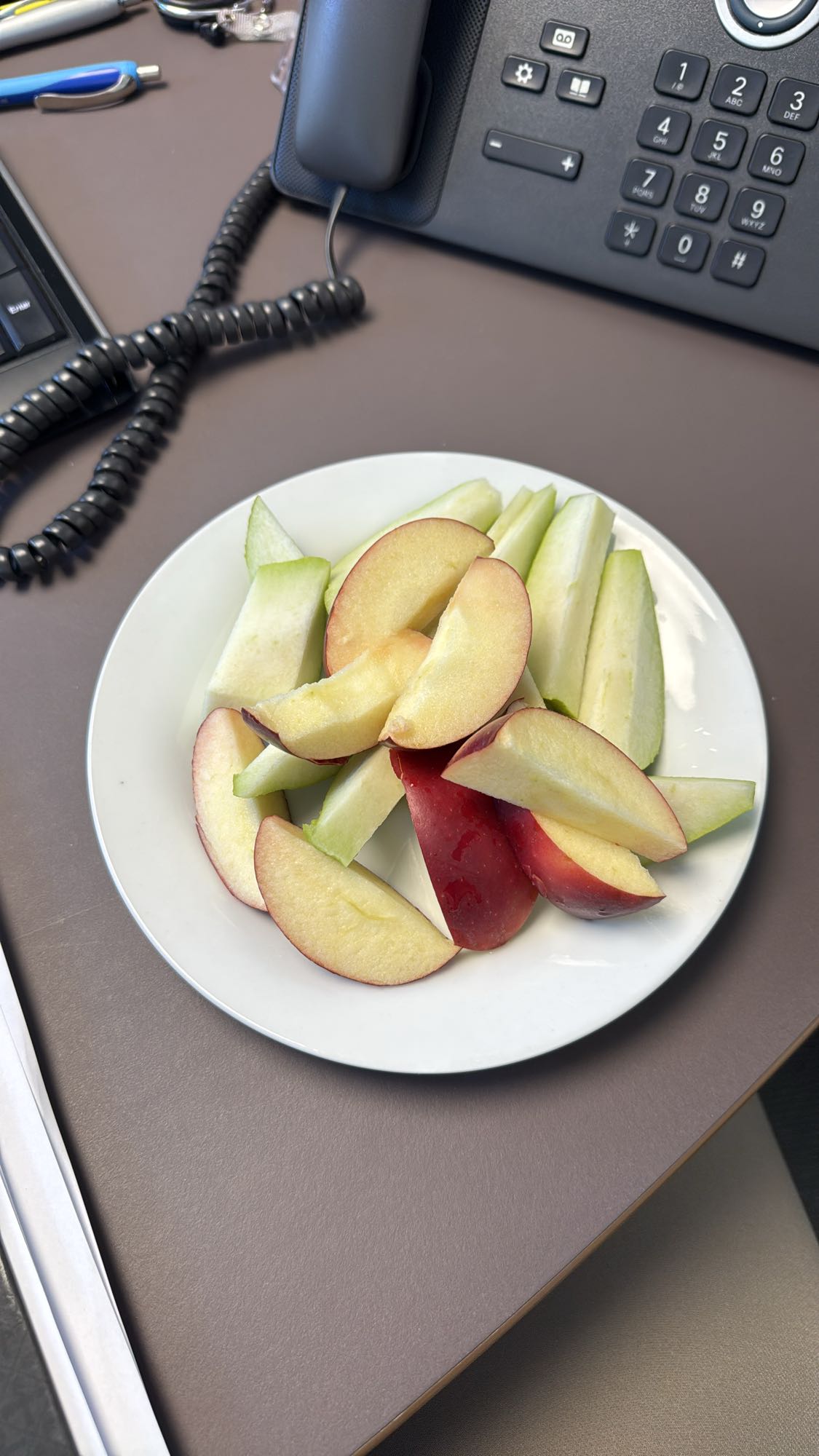 Ein Apfel und eine Birne