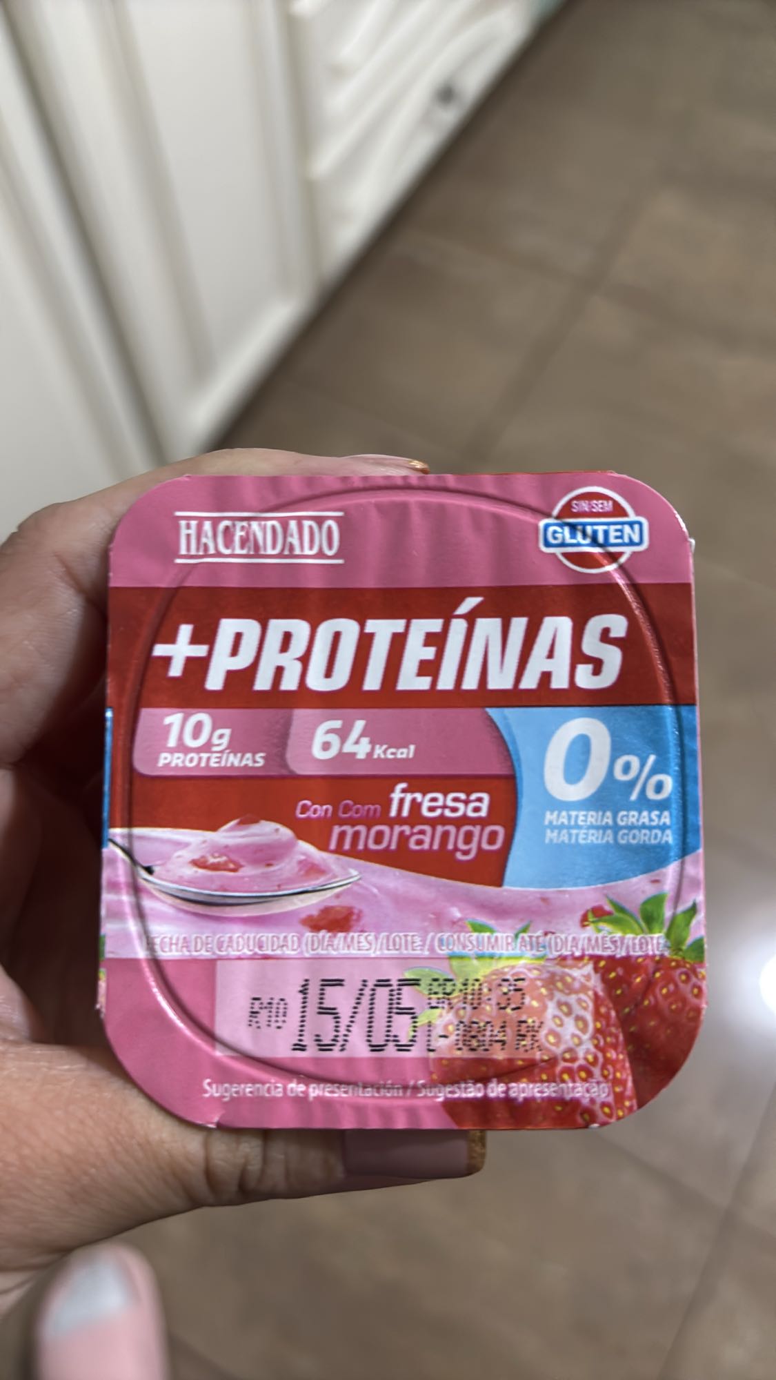 Yogur fresa alto en proteínas