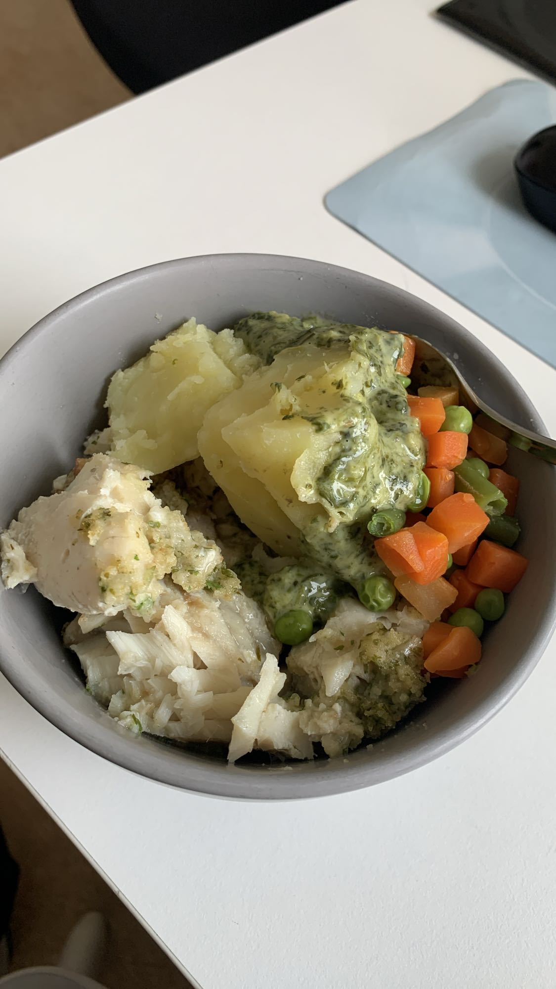 Fisk med potatis och sås