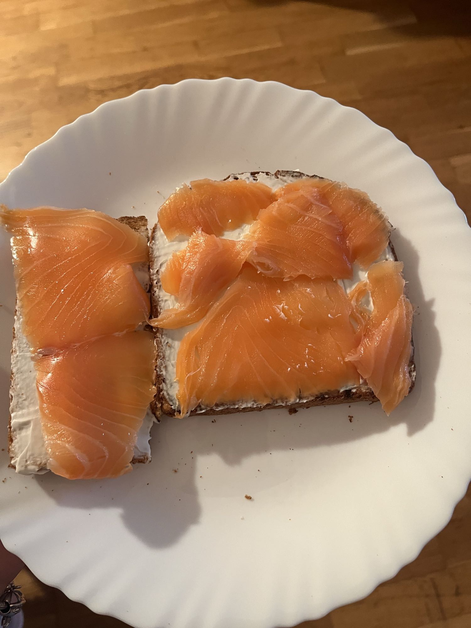 Pâine cu somon afumat