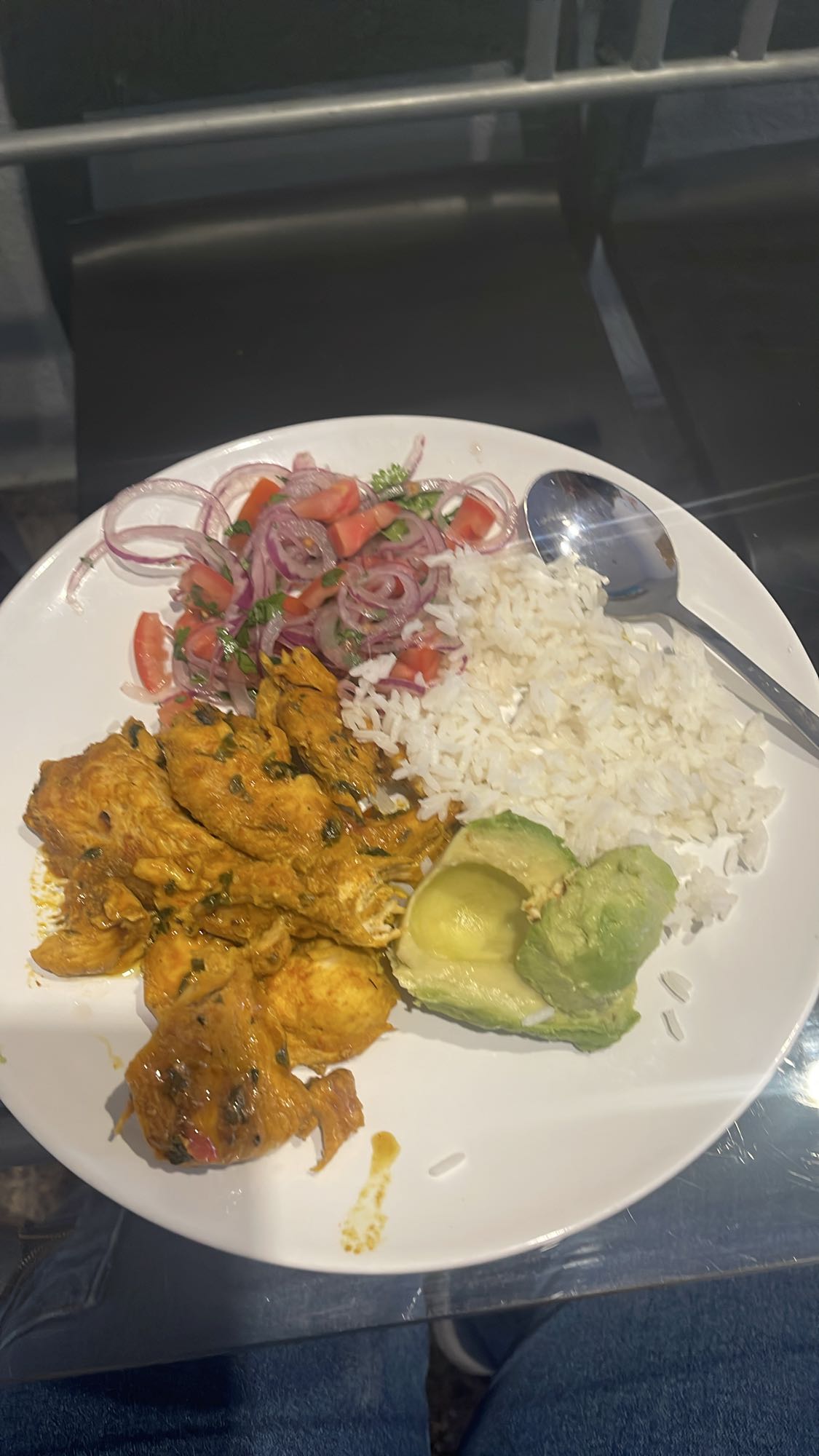 Pollo con arroz y ensalada