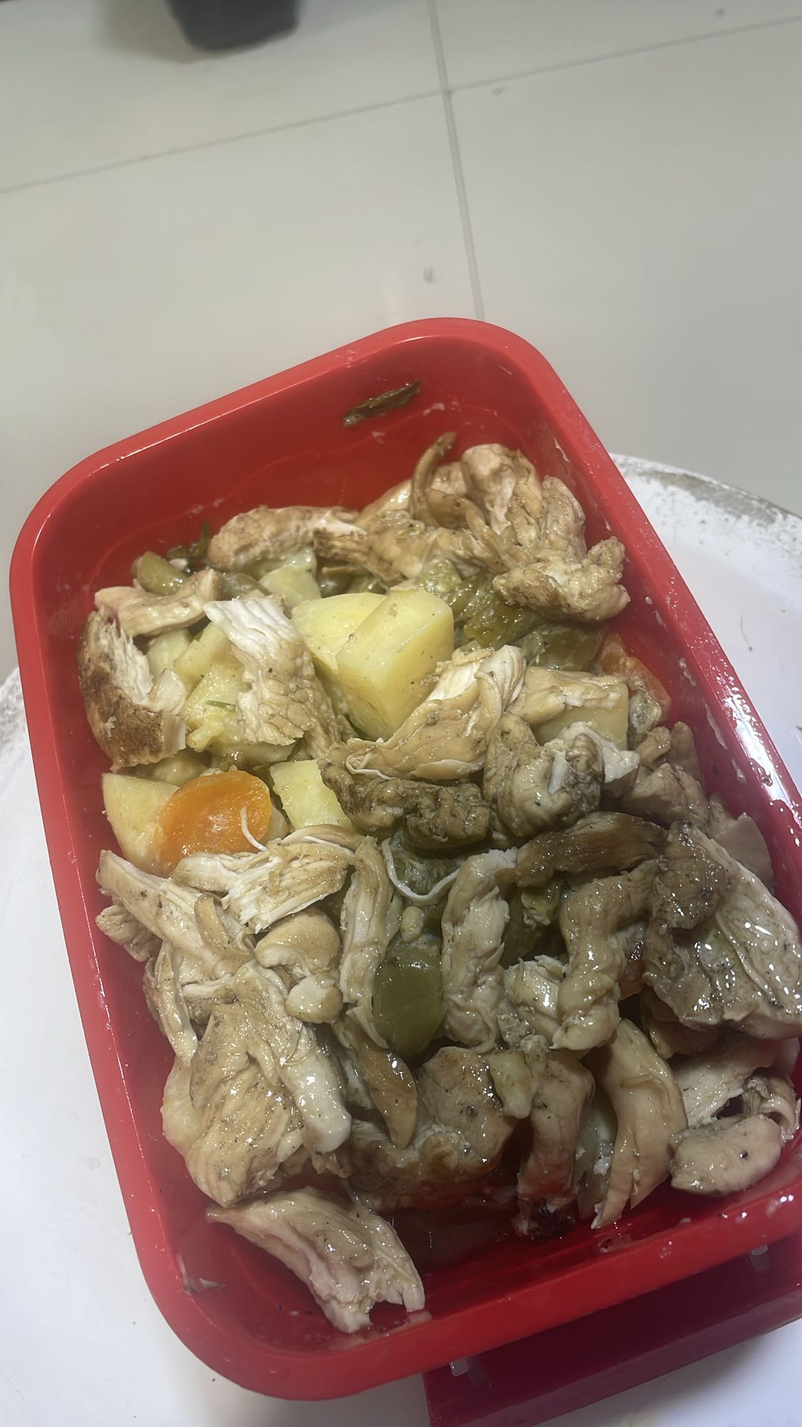 Poulet et légumes mijotés