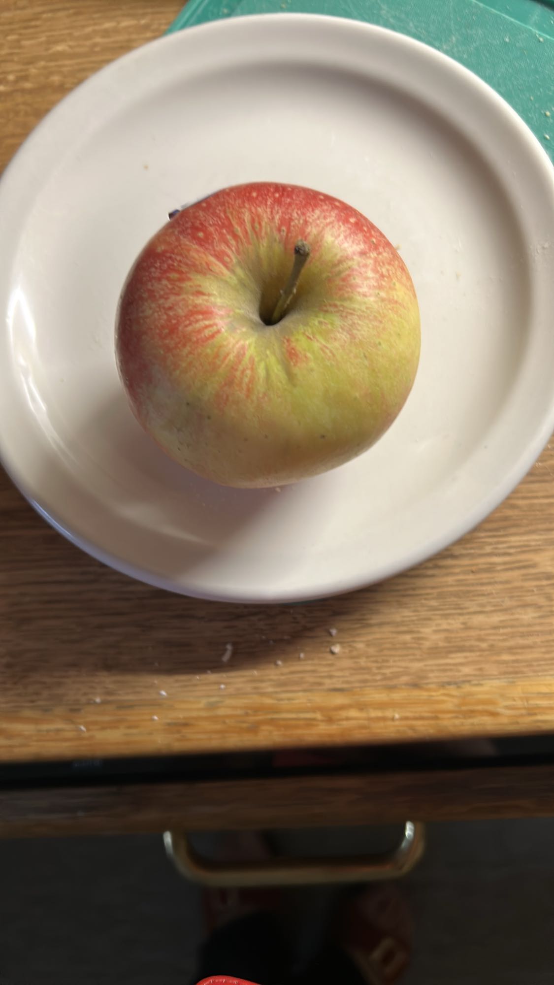 Äpple på tallrik