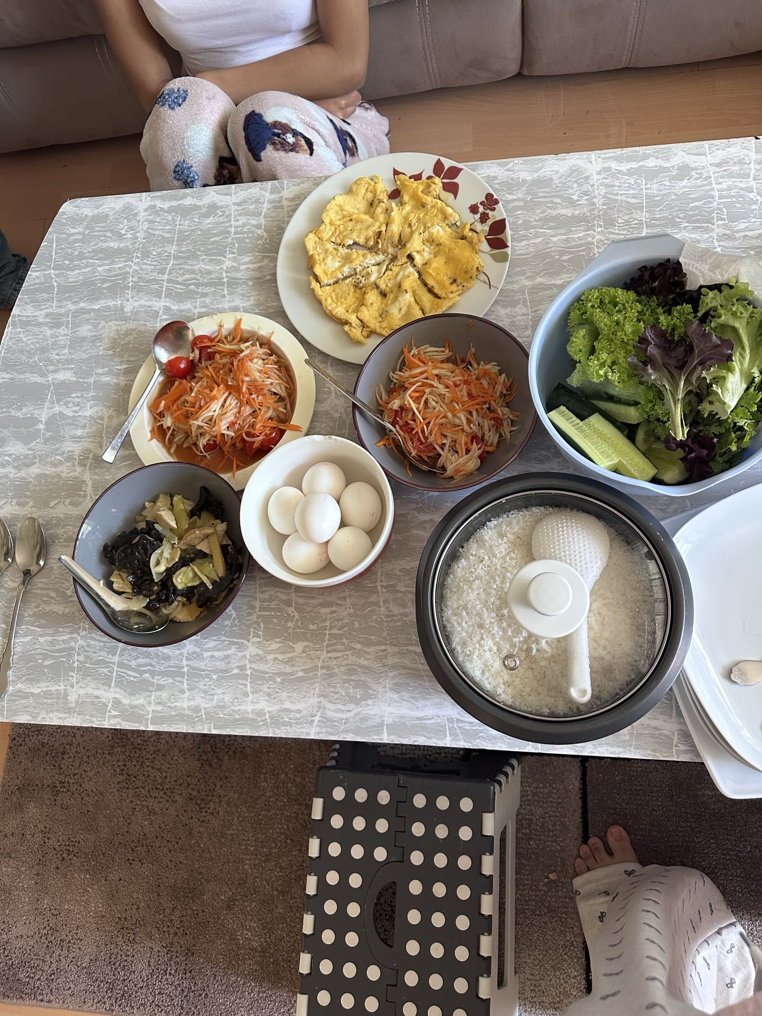 Bữa sáng trứng, rau, cơm