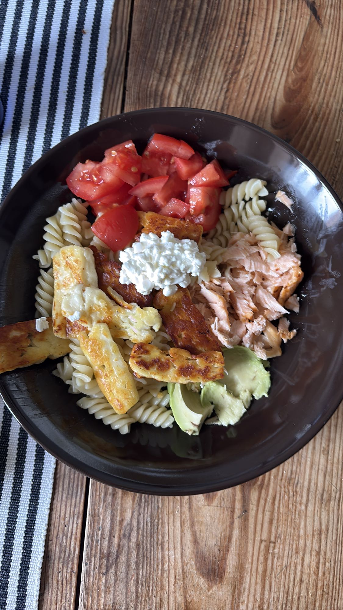 Pasta lax halloumi skål
