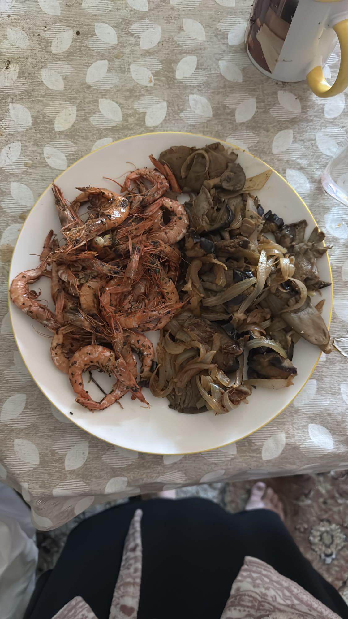 Camarones y setas salteadas