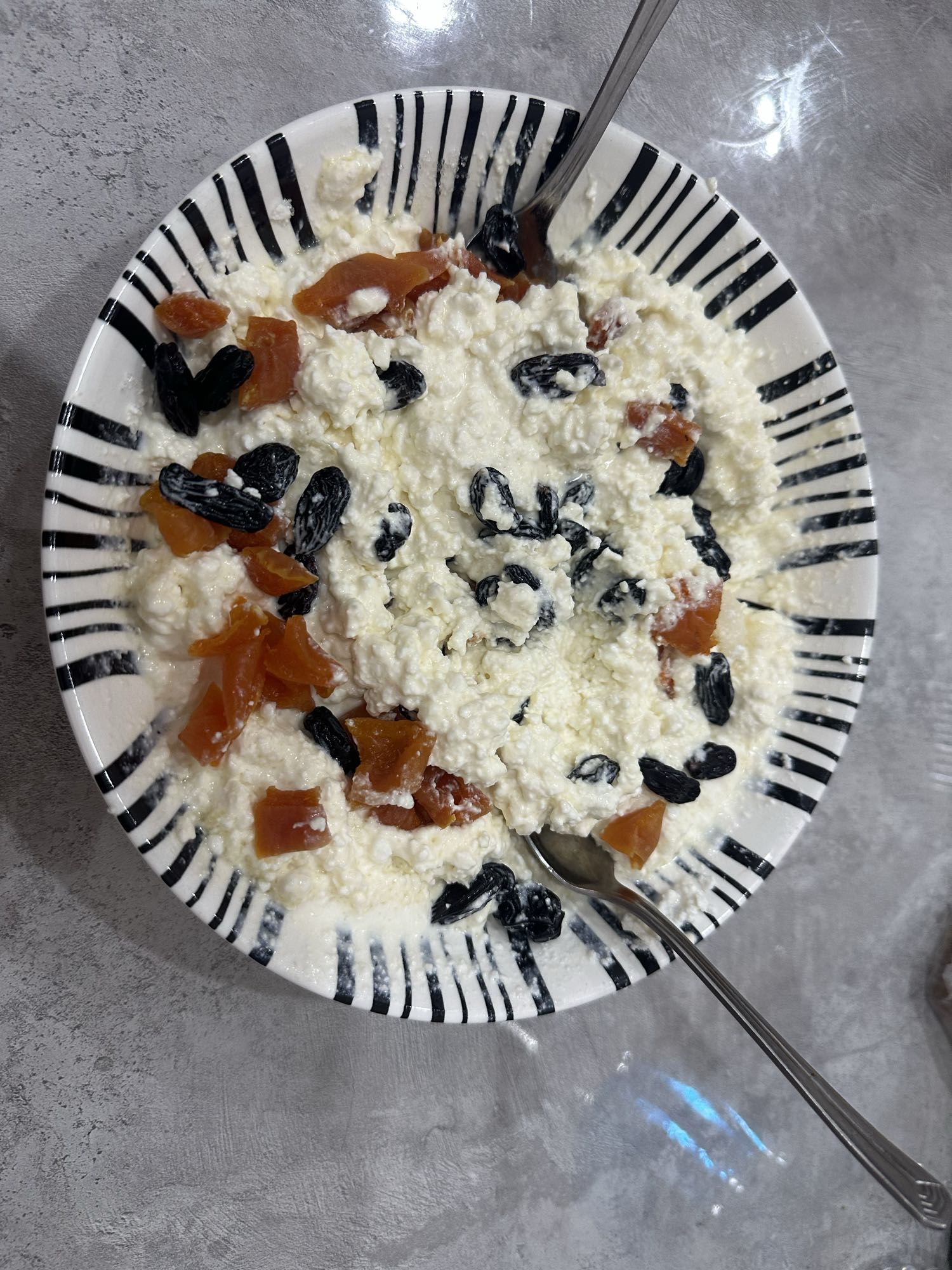 Творог с сухофруктами