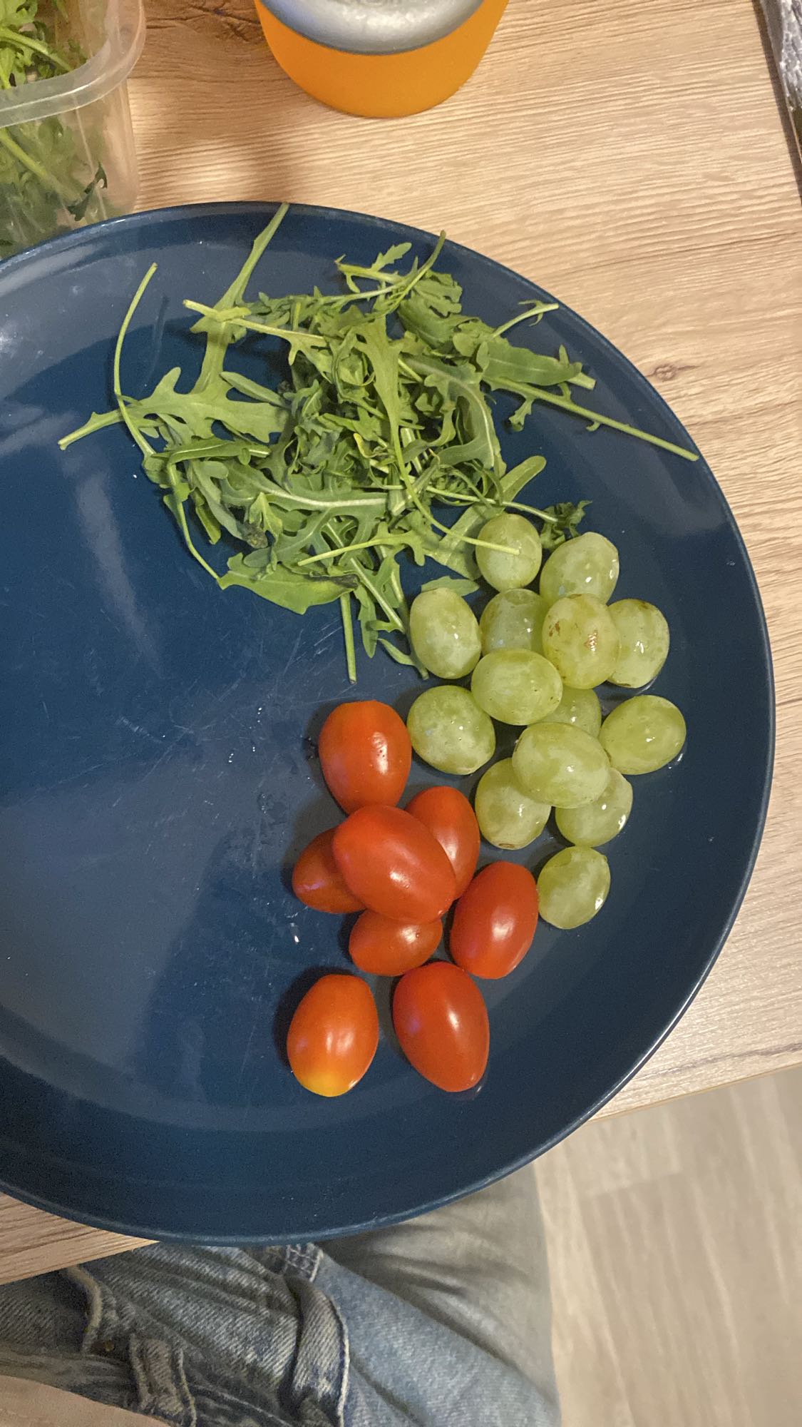 Grapes Tomato Arugula Plate