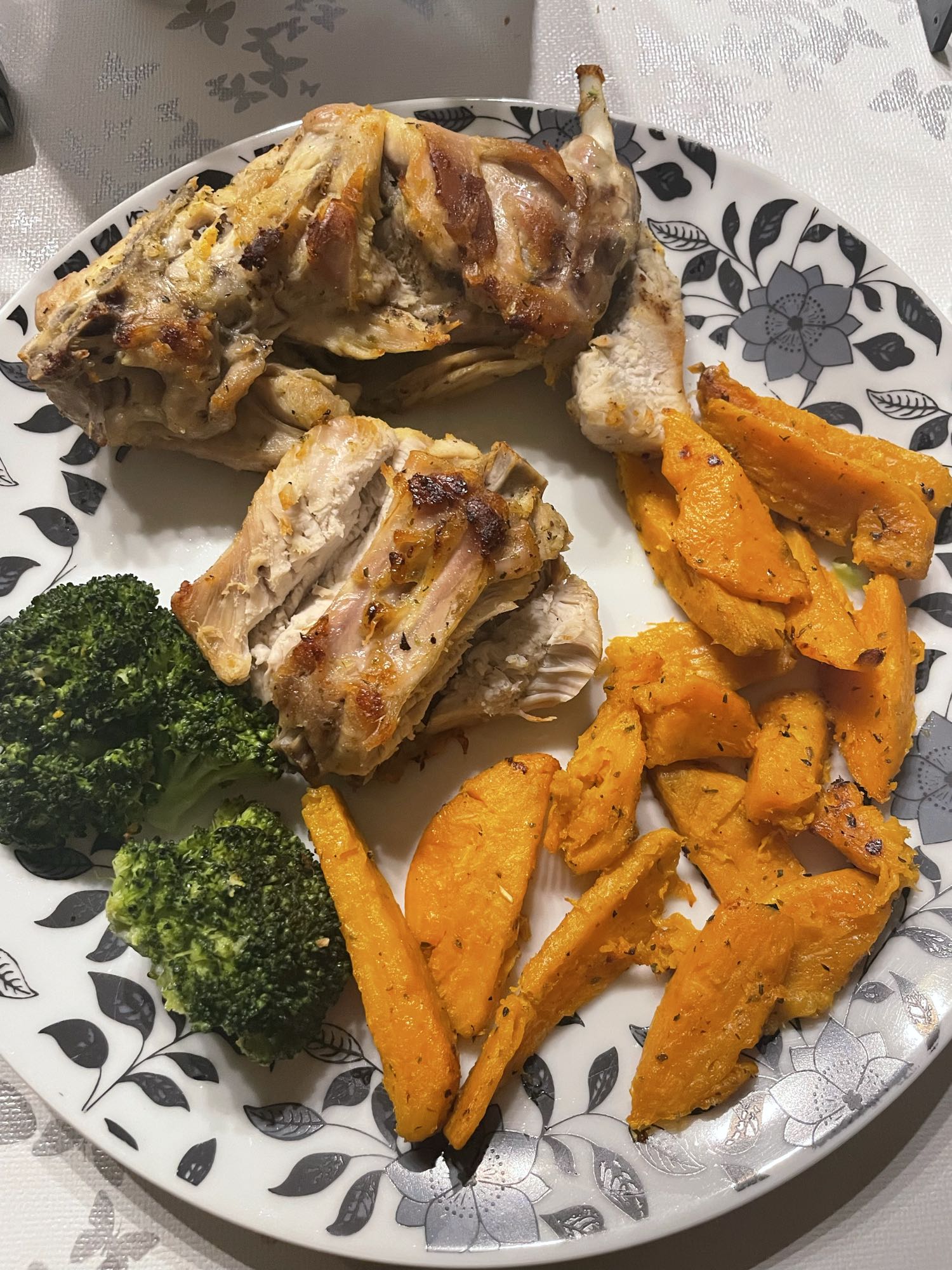 Pollo con batatas y brócoli