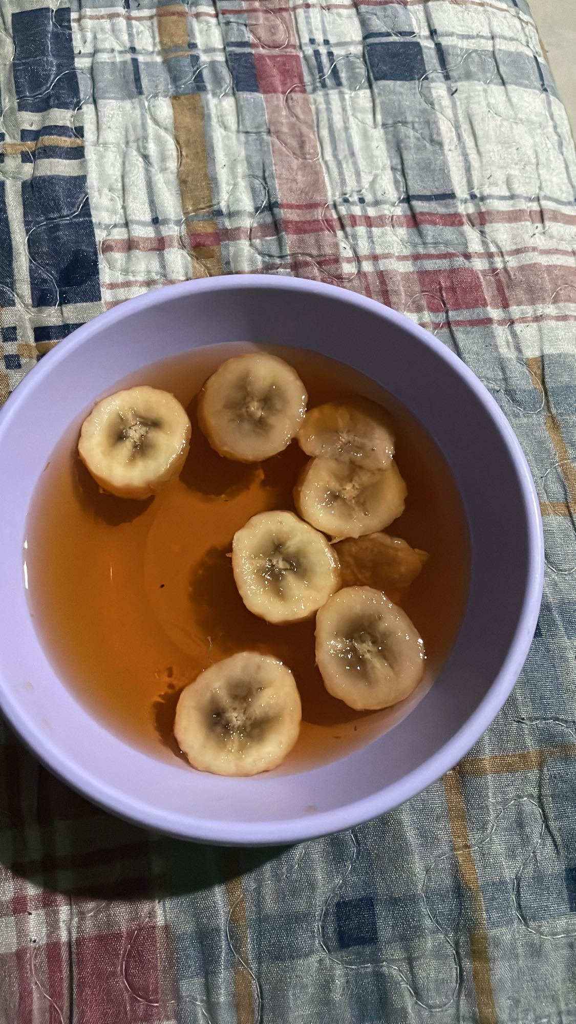 Media tortilla de avena con pasta de maní, gelatina y 1/4 de plátano