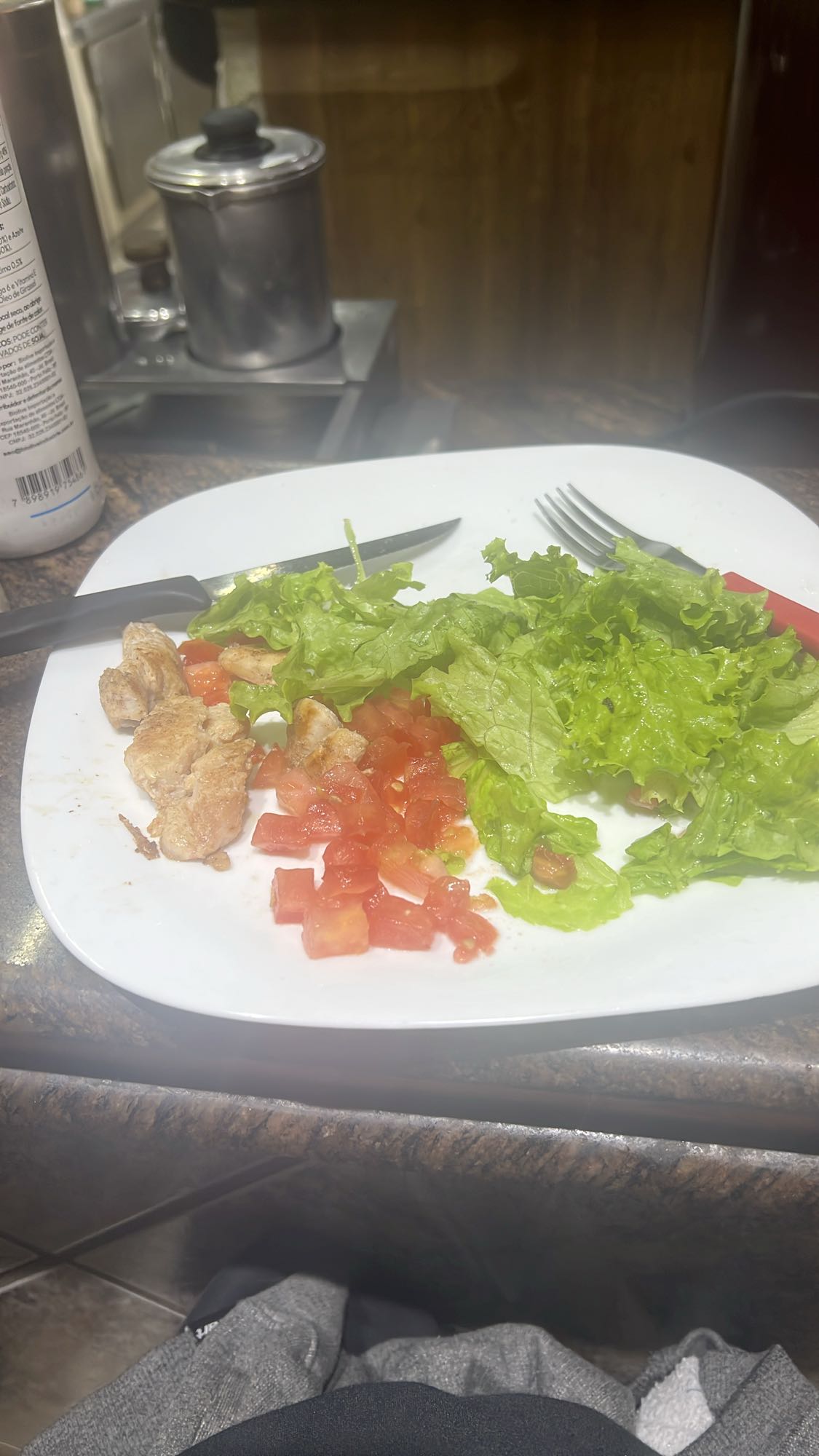 Frango com salada simples