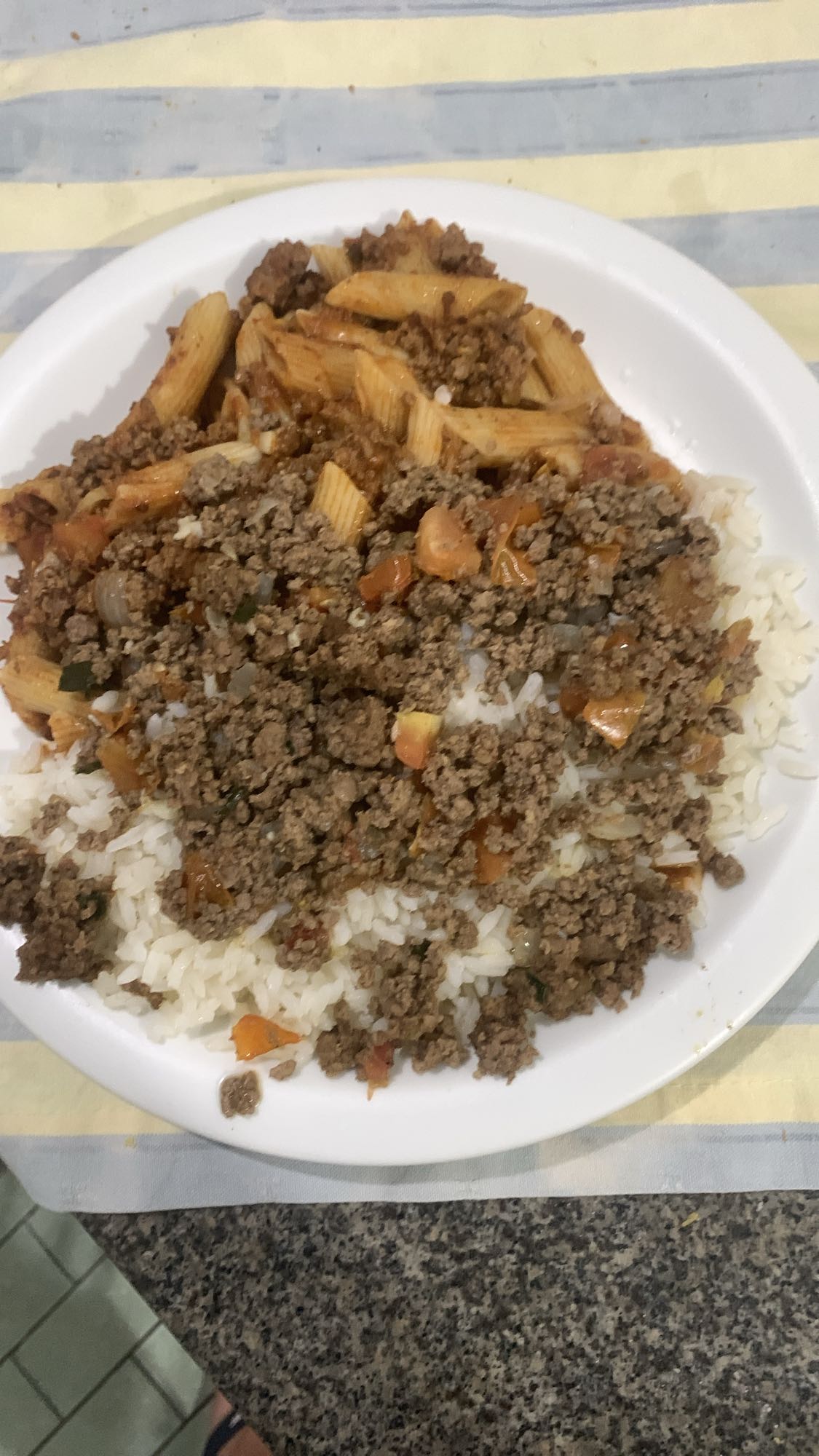 Arroz com carne moída