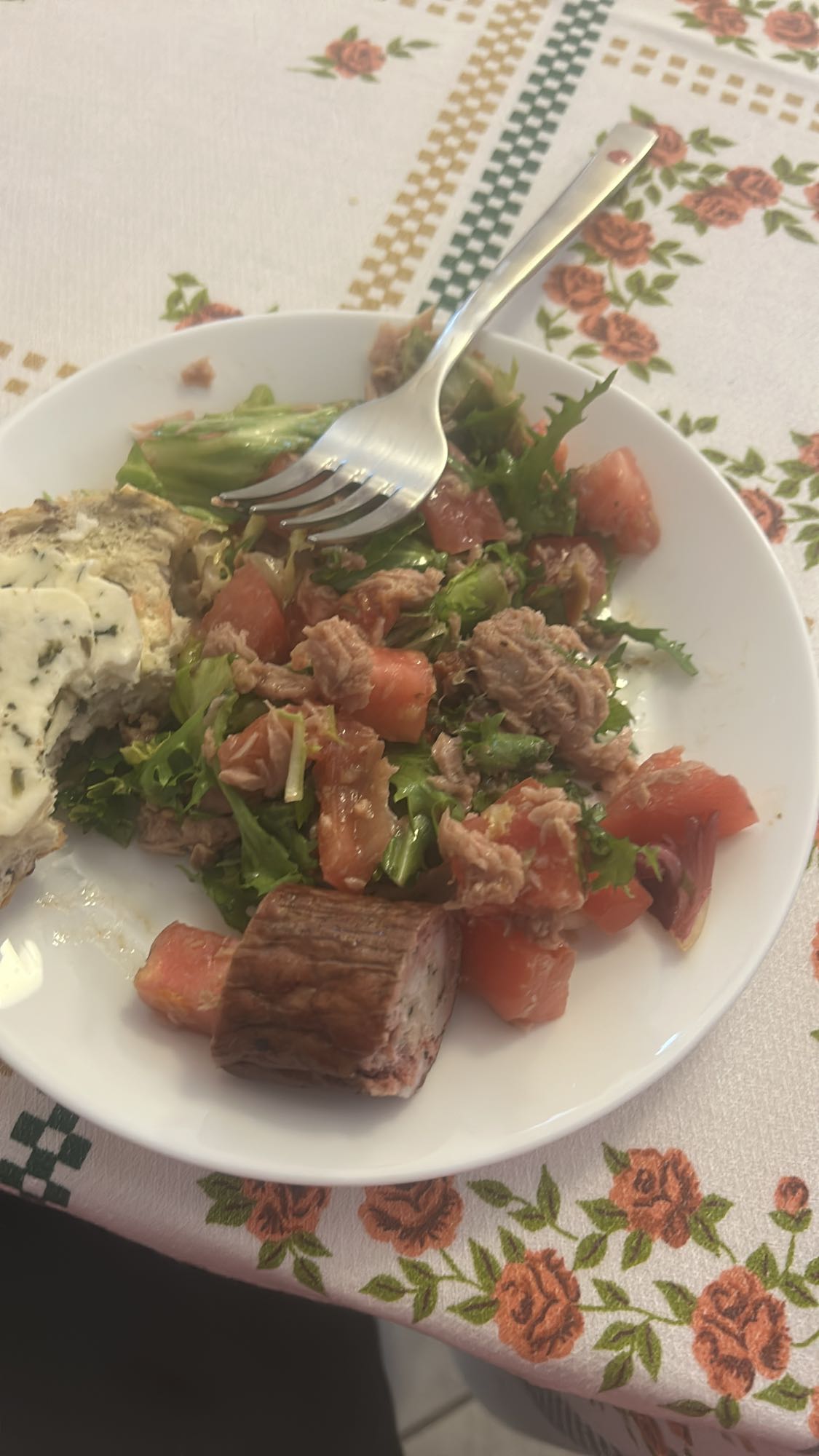 Sałatka z tuńczykiem