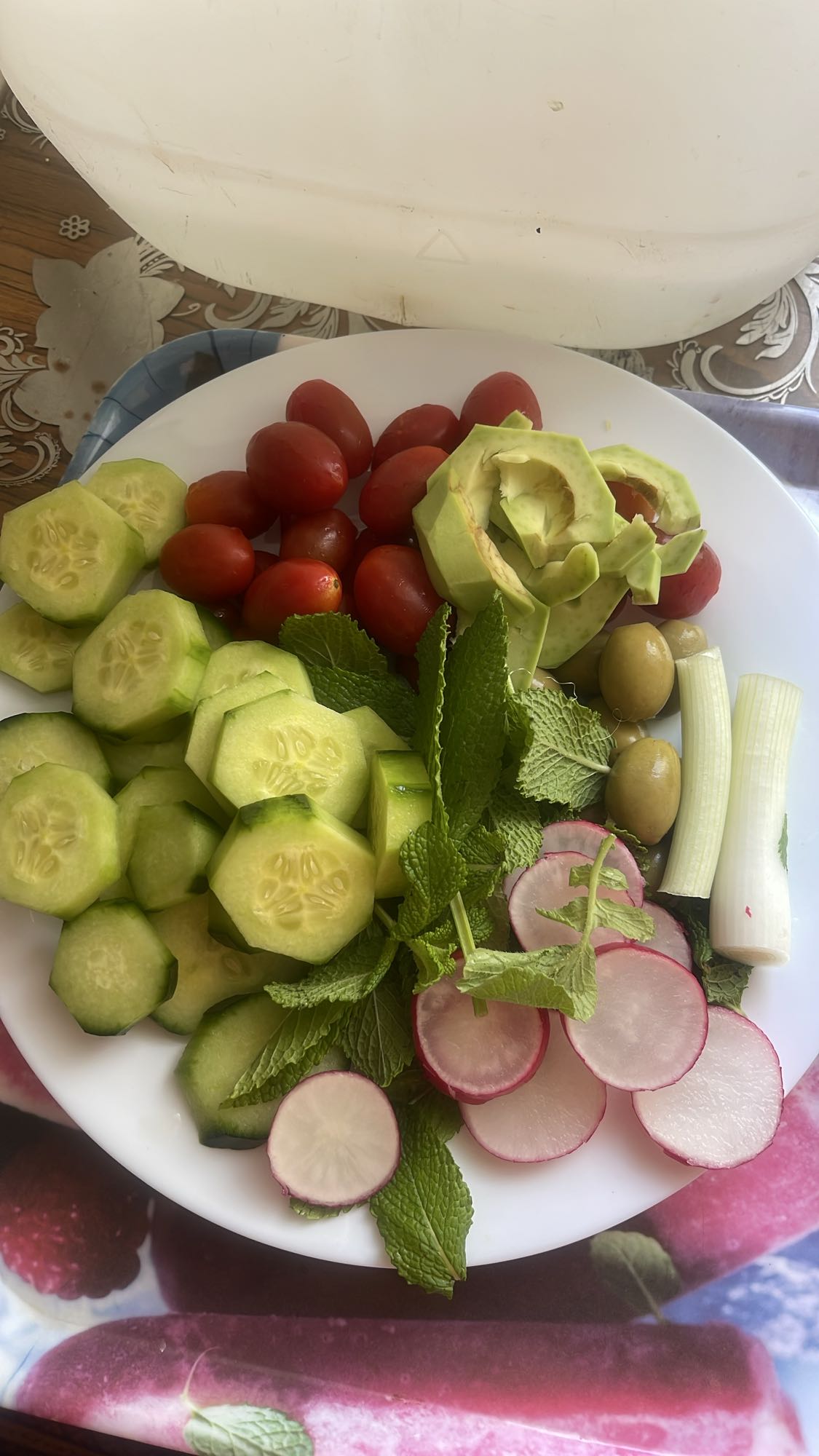 Frischer Gemüseteller