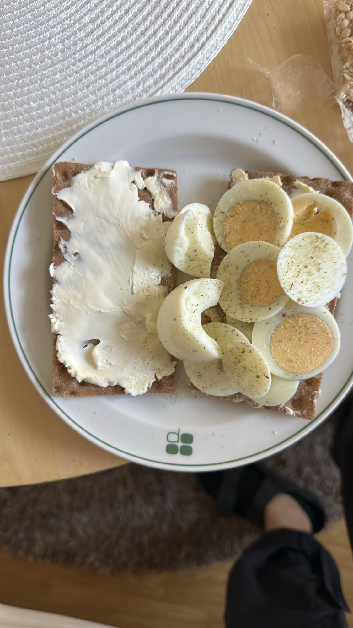 Knäckebröd med ägg