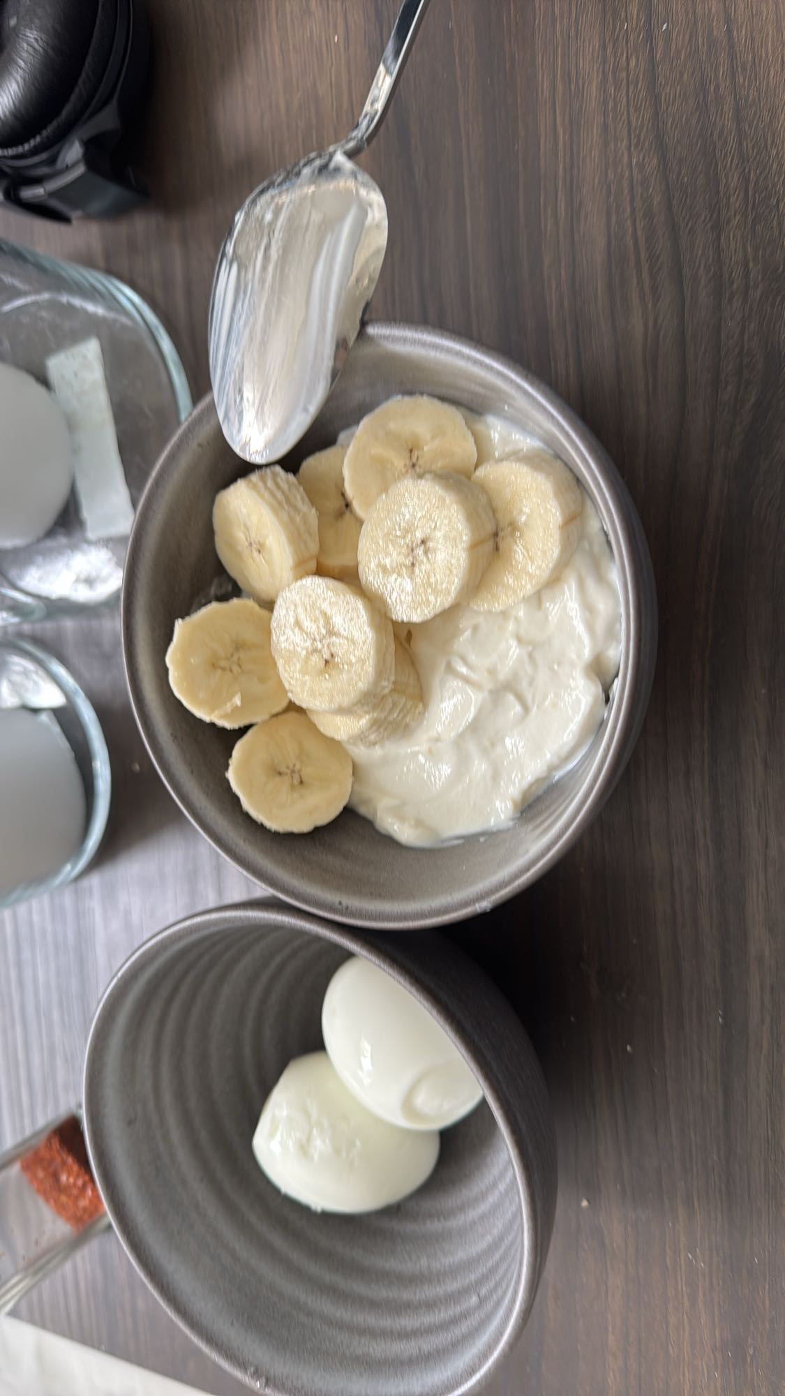 Yoghurt, banan & ägg