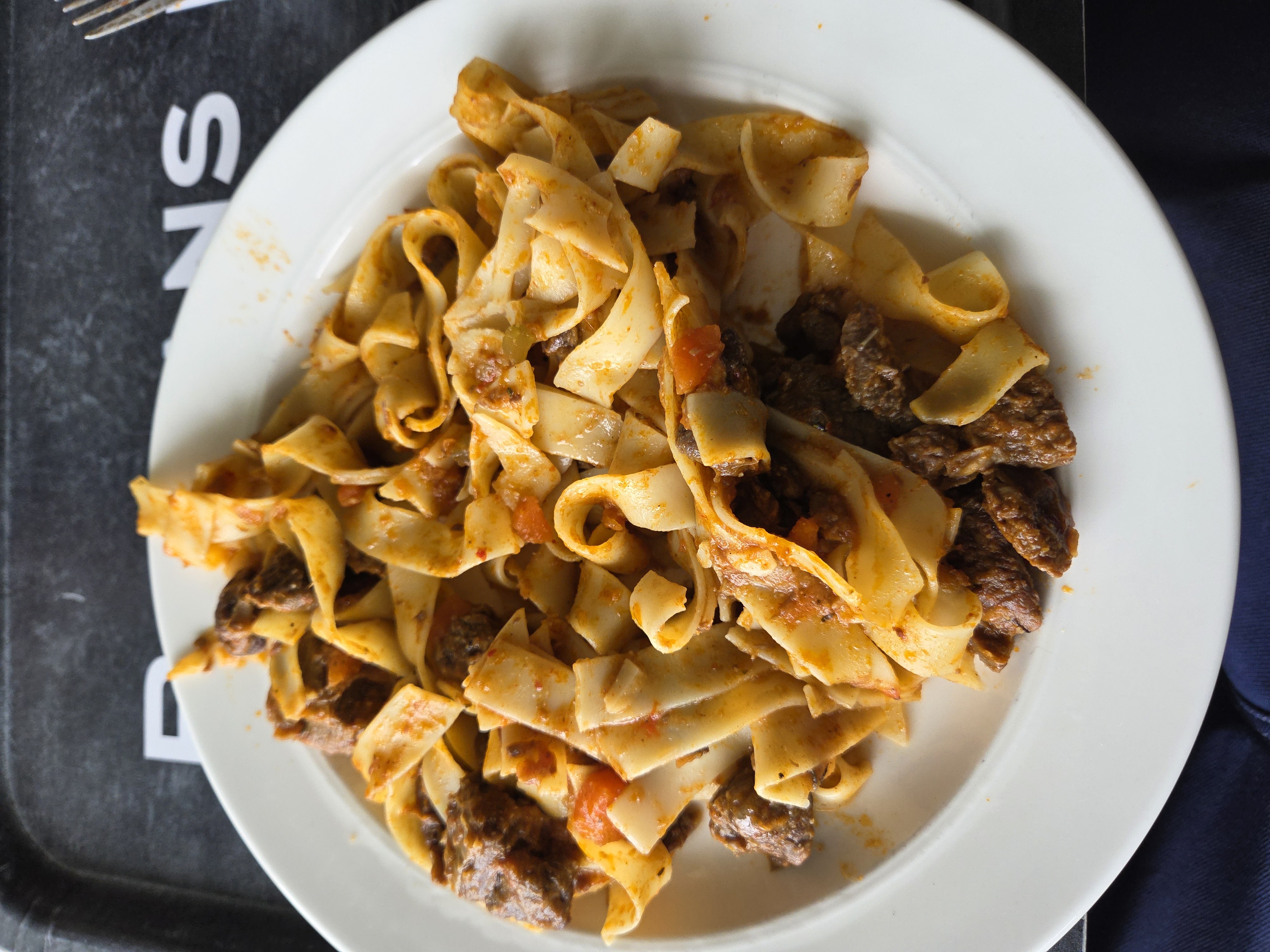 Pasta med köttgryta