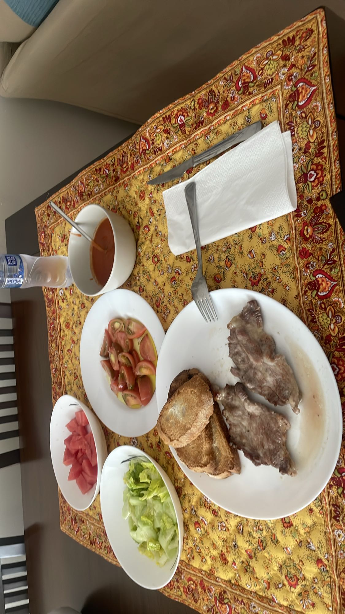 Dinar amb carn i verdures