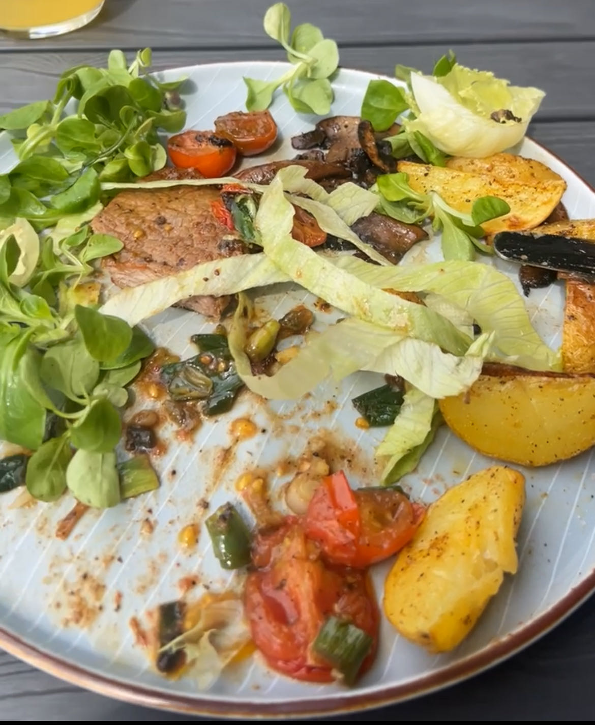 Grillad biff med grönsaker