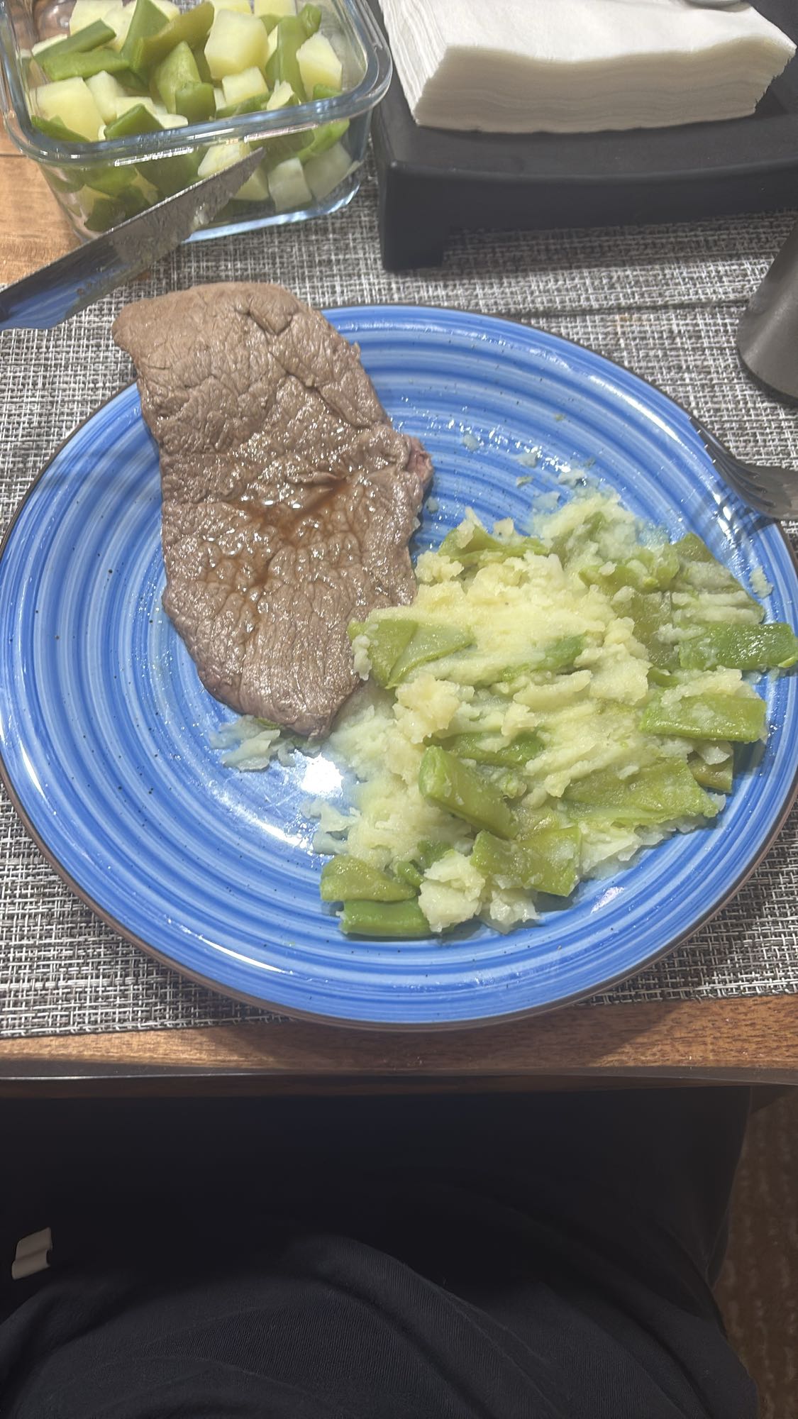 Carne con judías y papa