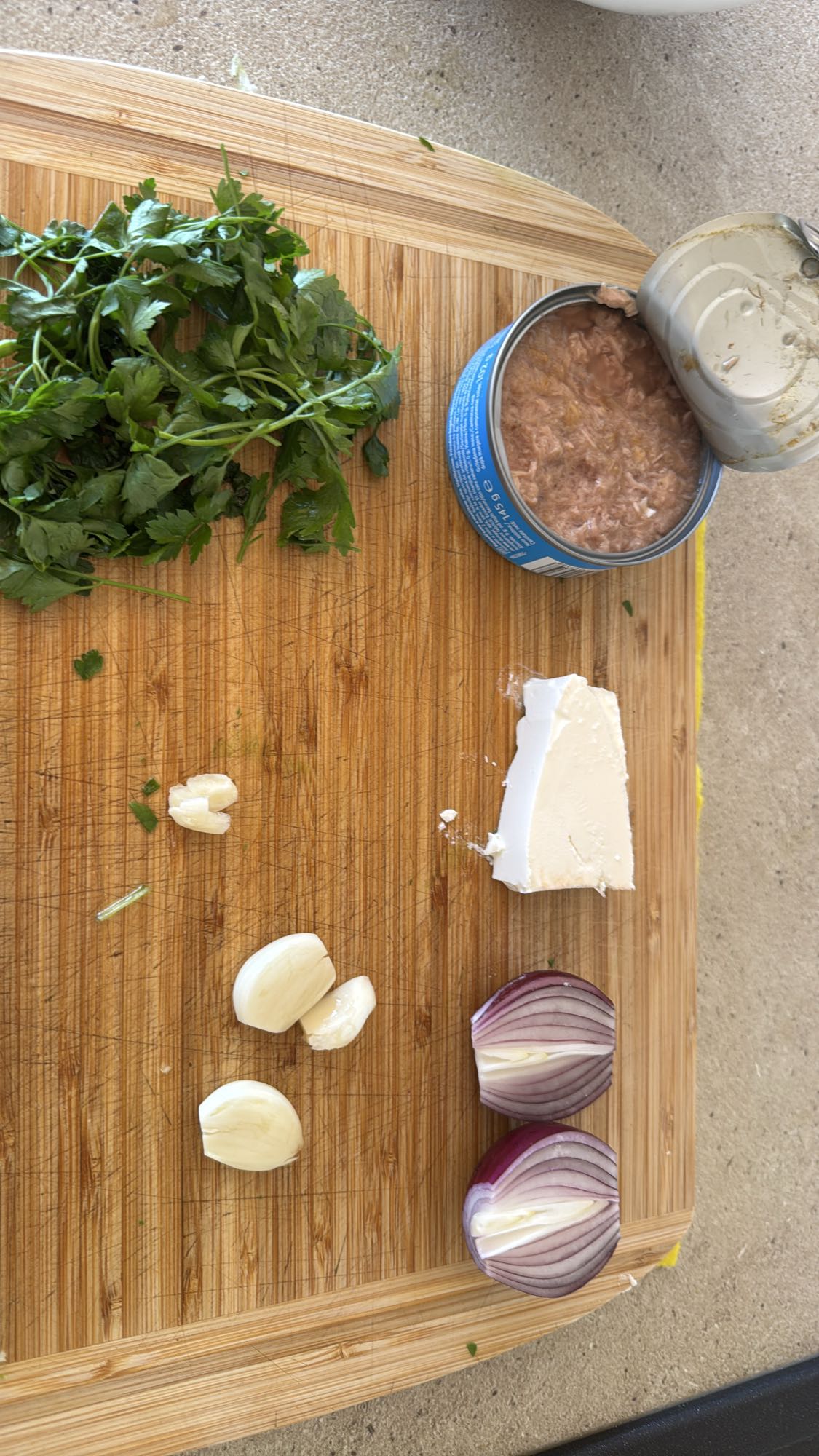 Tunjevina sa sirom i povrćem