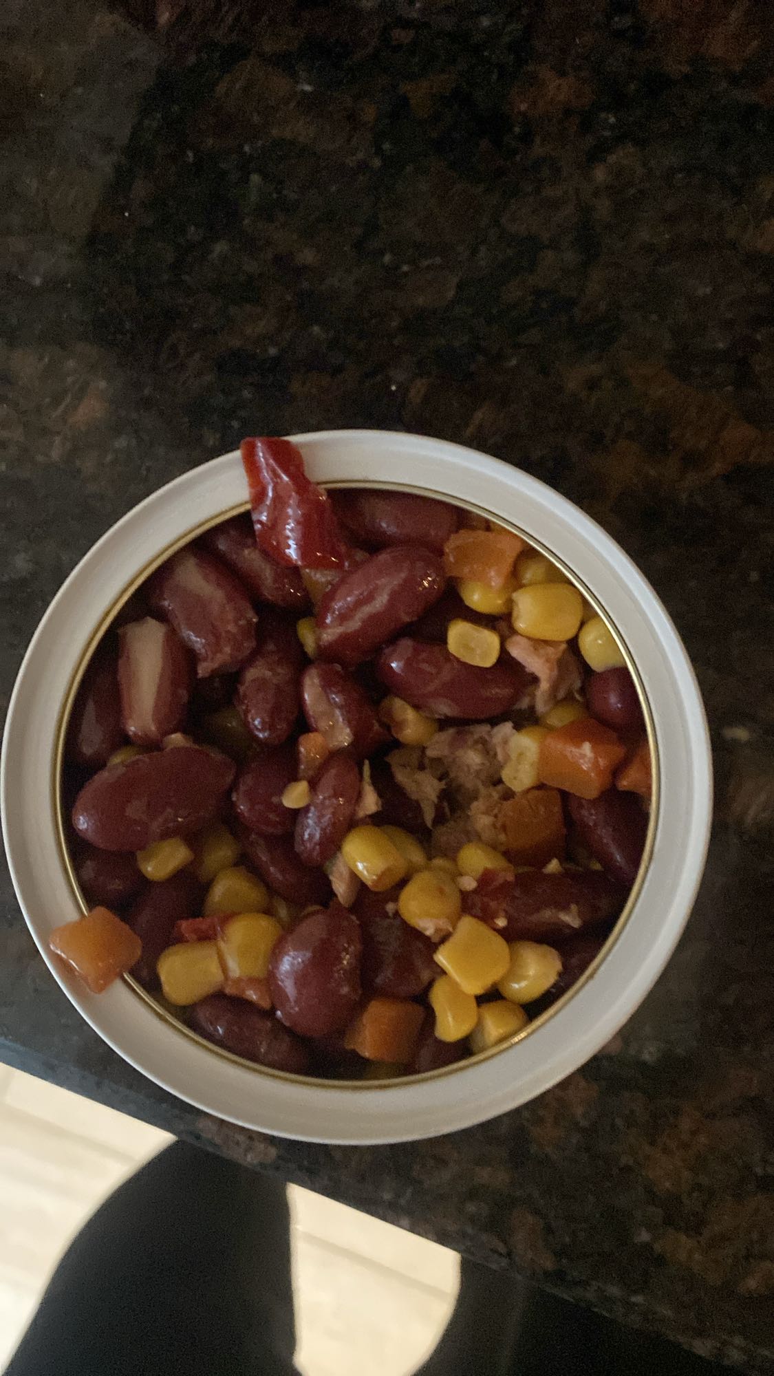 سلطة فاصوليا مع تونة