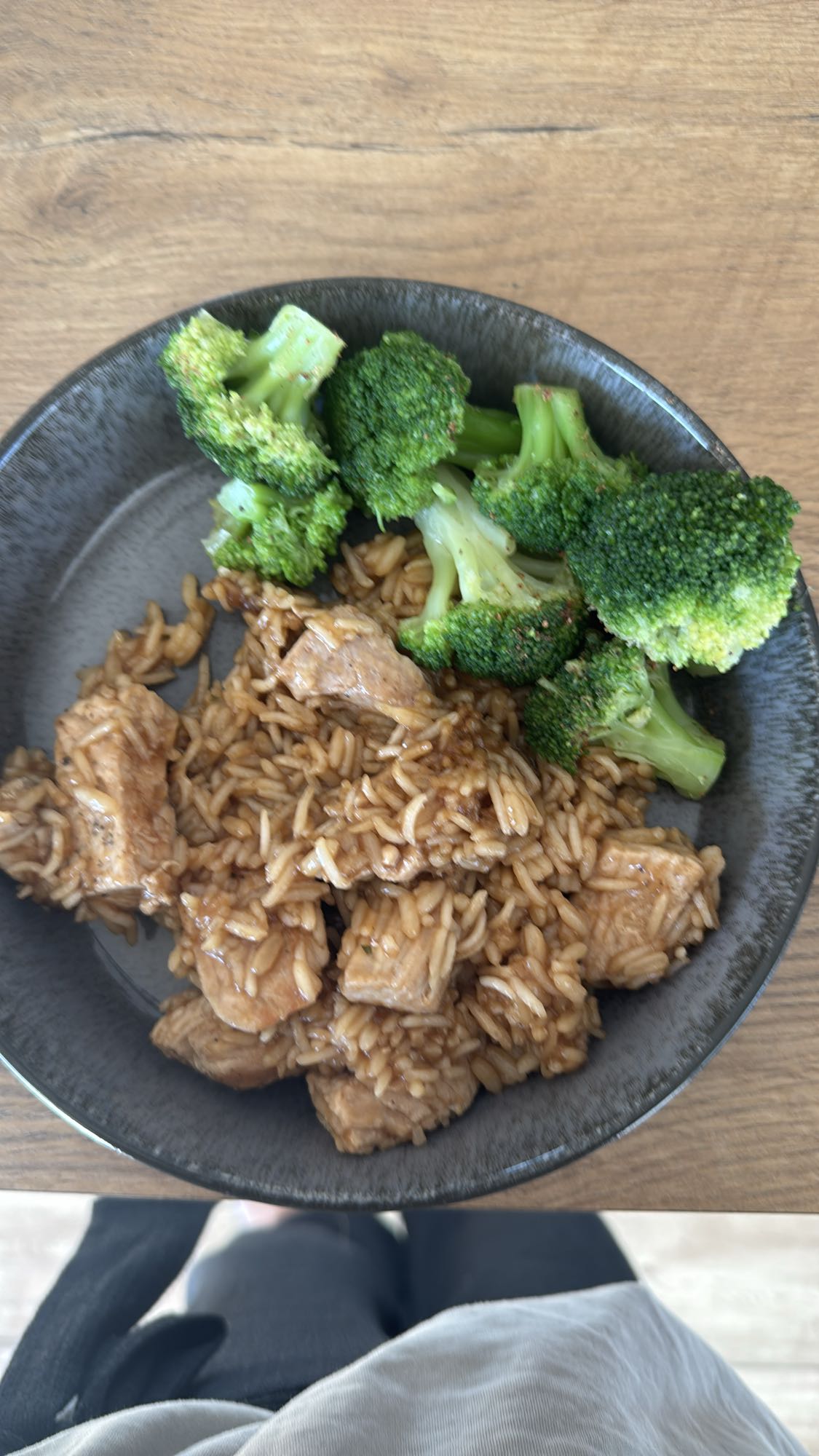 Hähnchen mit Reis und Brokkoli