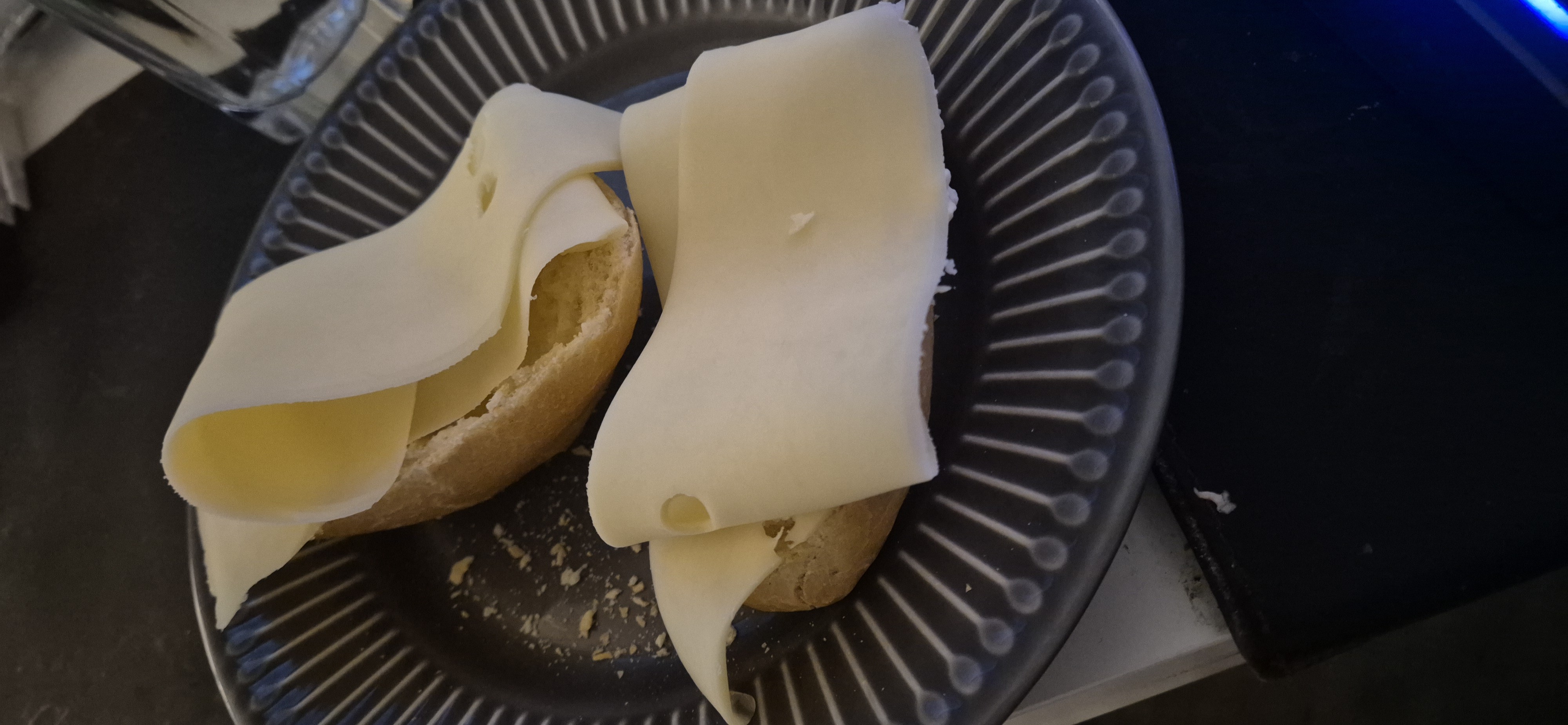 Cheese sandwich roll