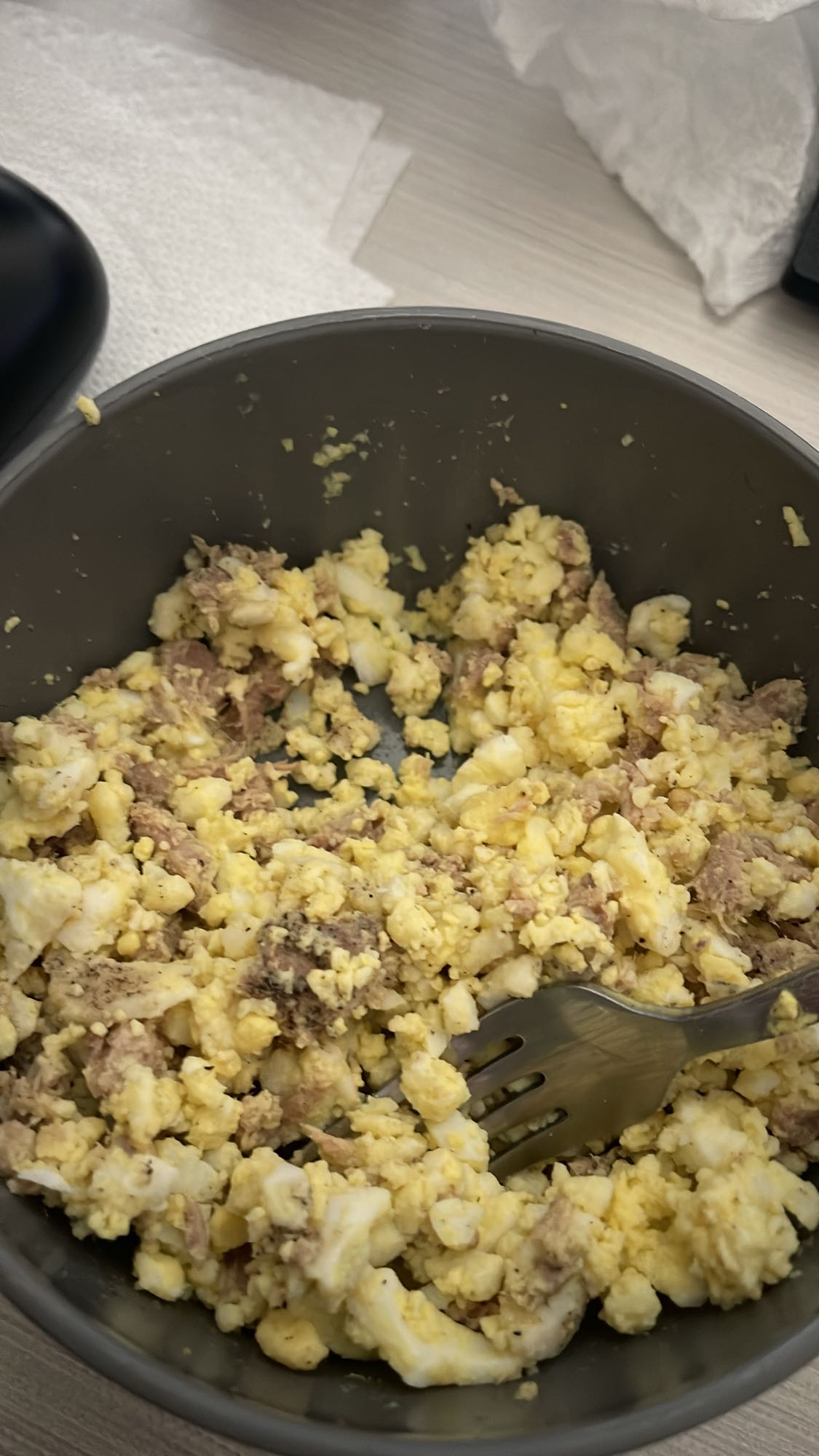 Scrambled eggs with tuna