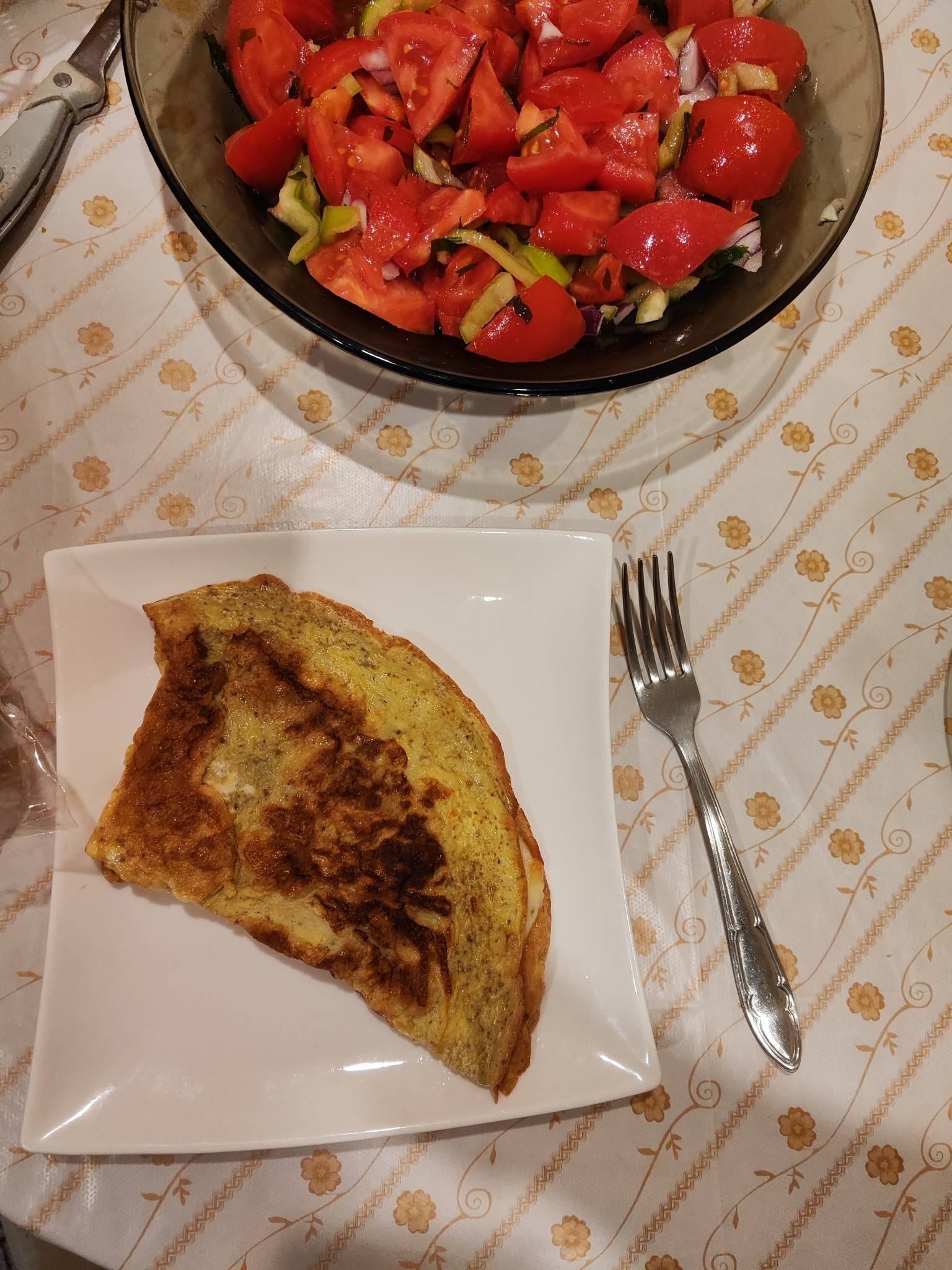 Omelette with fresh salad