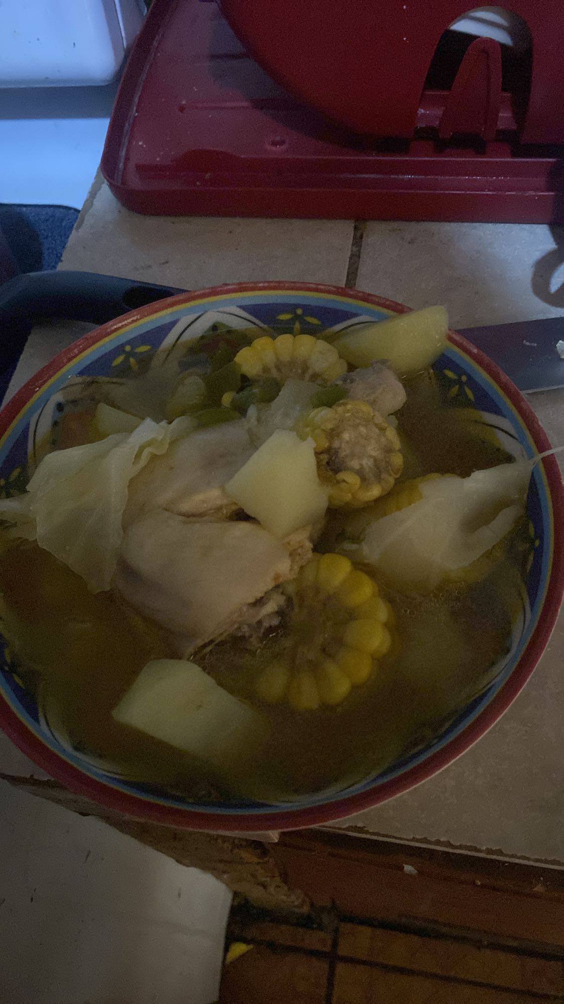 Caldo de pollo casero