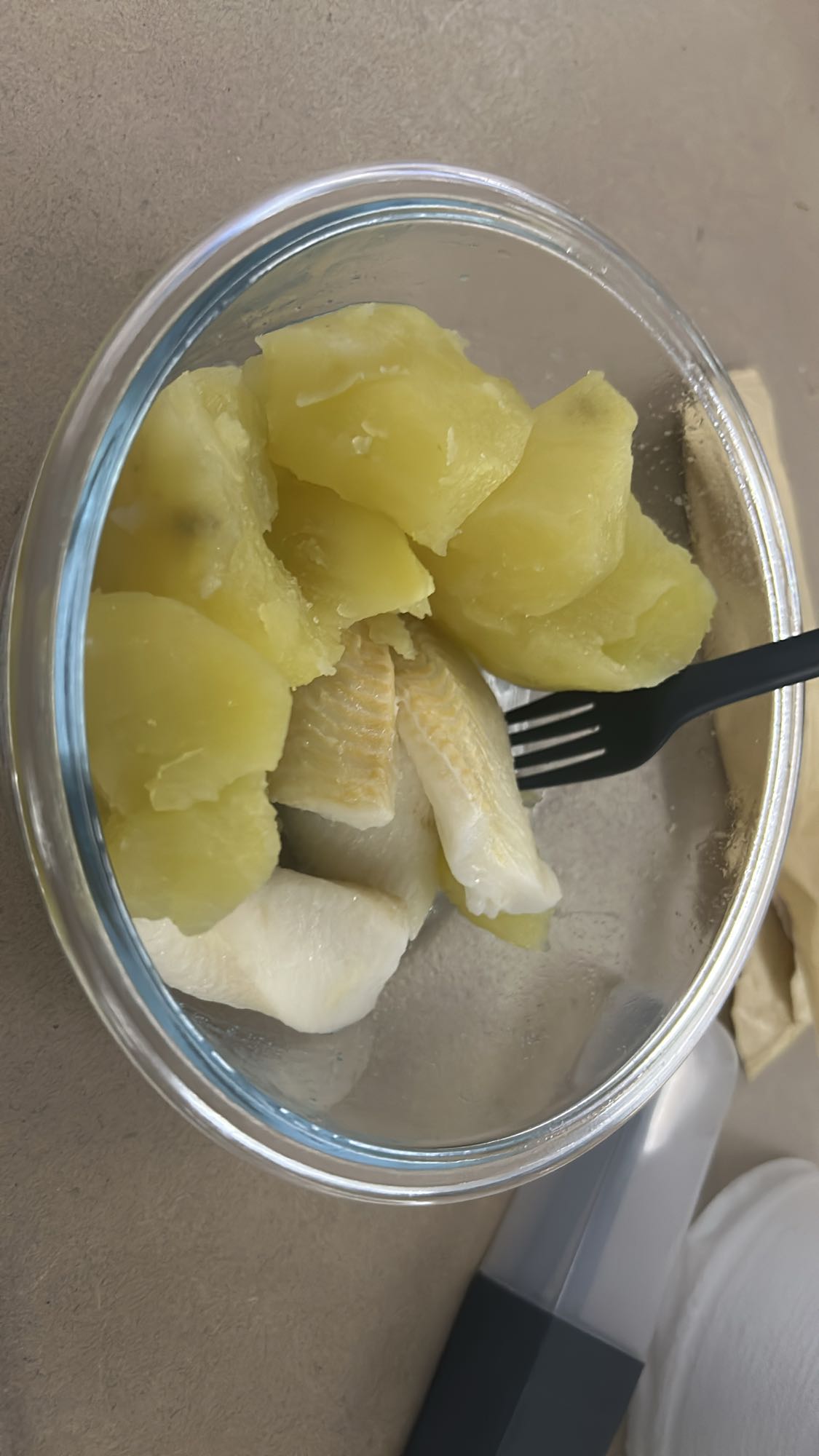 Poisson et patates bouillies