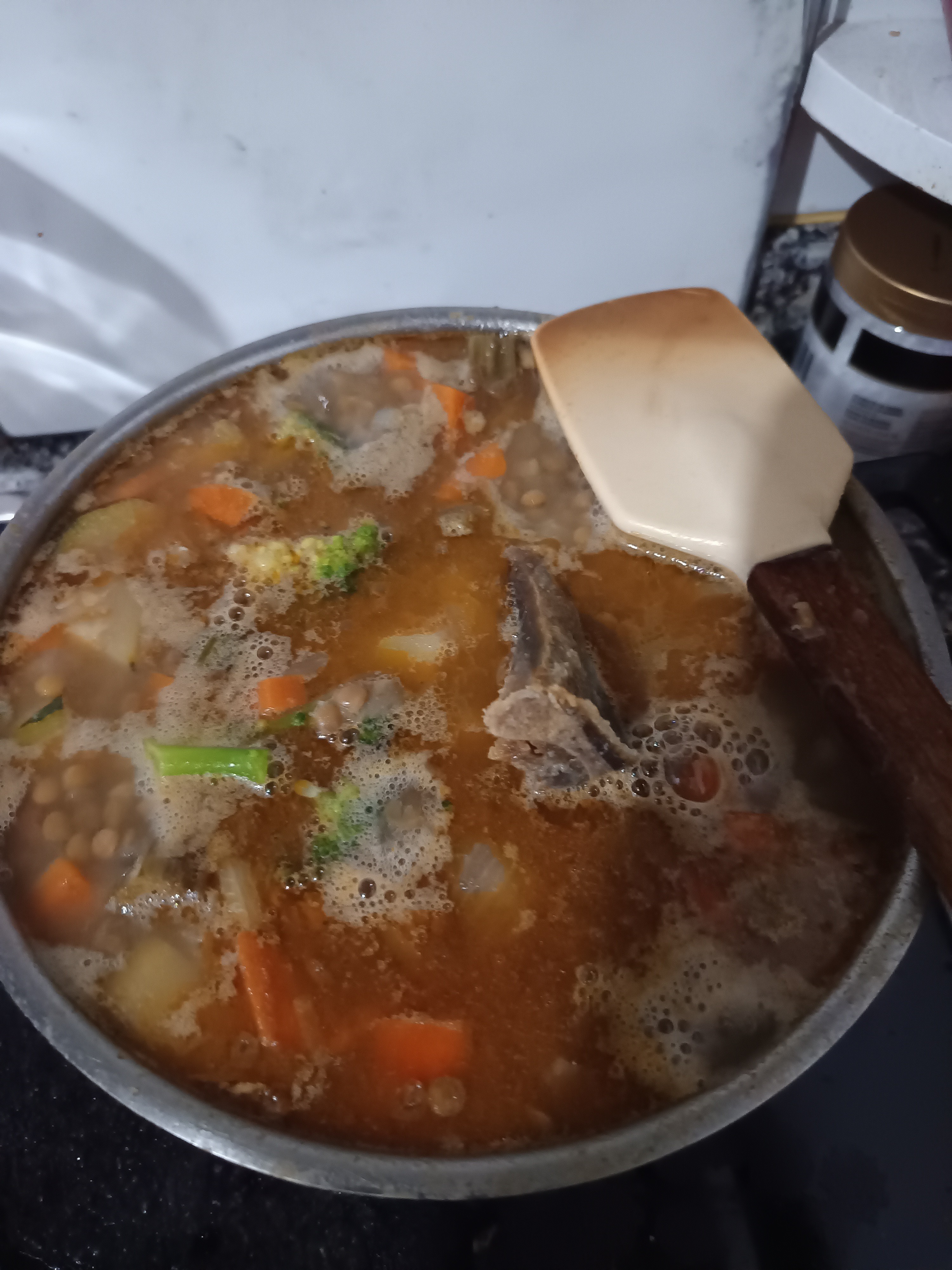 Sopa de lentejas con carne