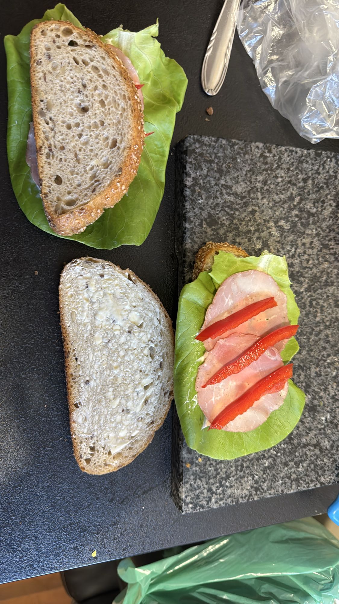 Kanapka z szynką i warzywami