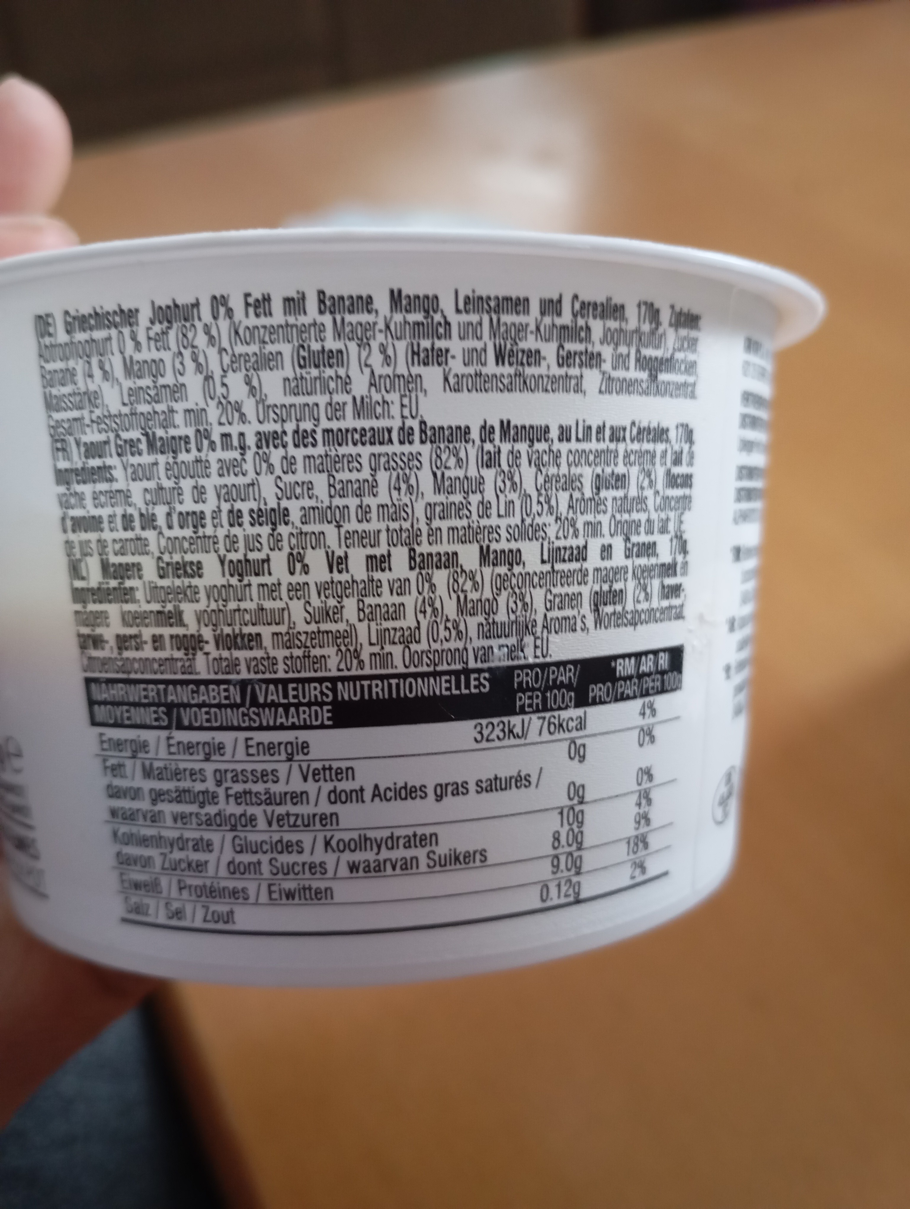 Joghurt mit Banane & Mango