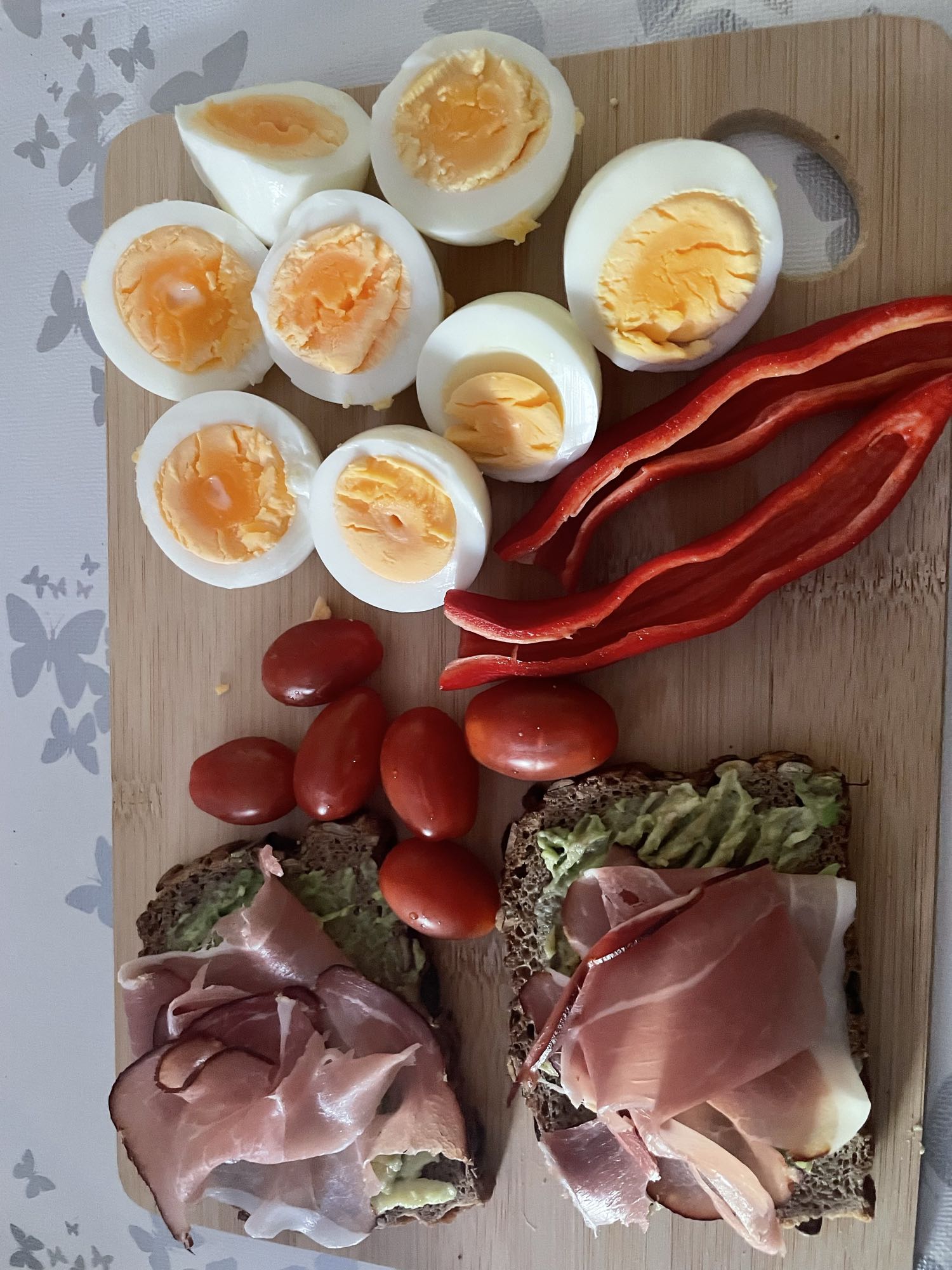 Avocado Brood met Ei en Ham