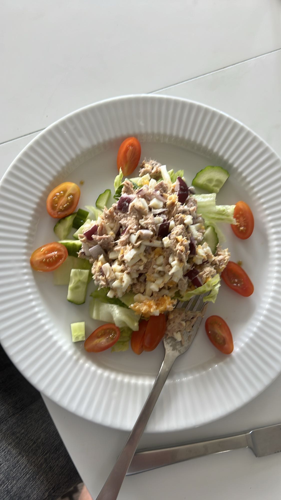 Tonfisksallad tallrik