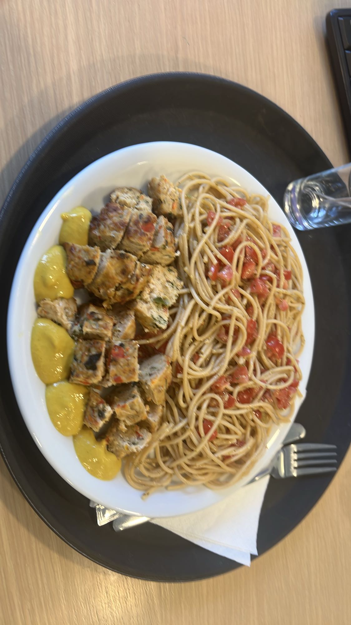 Σπαγγέτι με κοτόπουλο και μουστάρδα