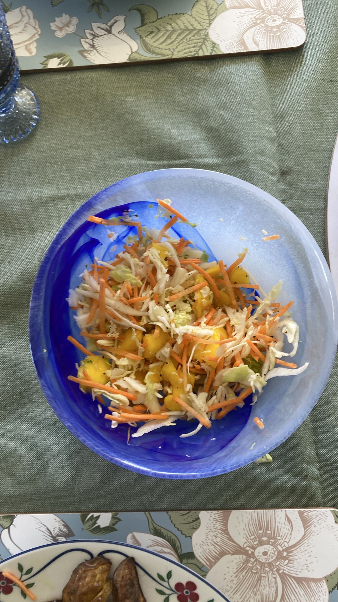 Kål- och morotssallad