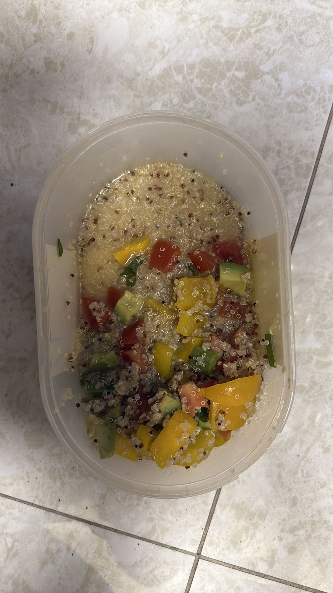 Քինոայի աղցան բանջարեղենով