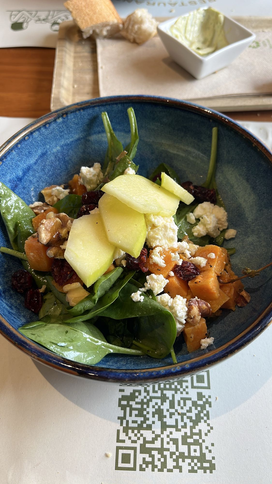 Ensalada de espinaca y queso