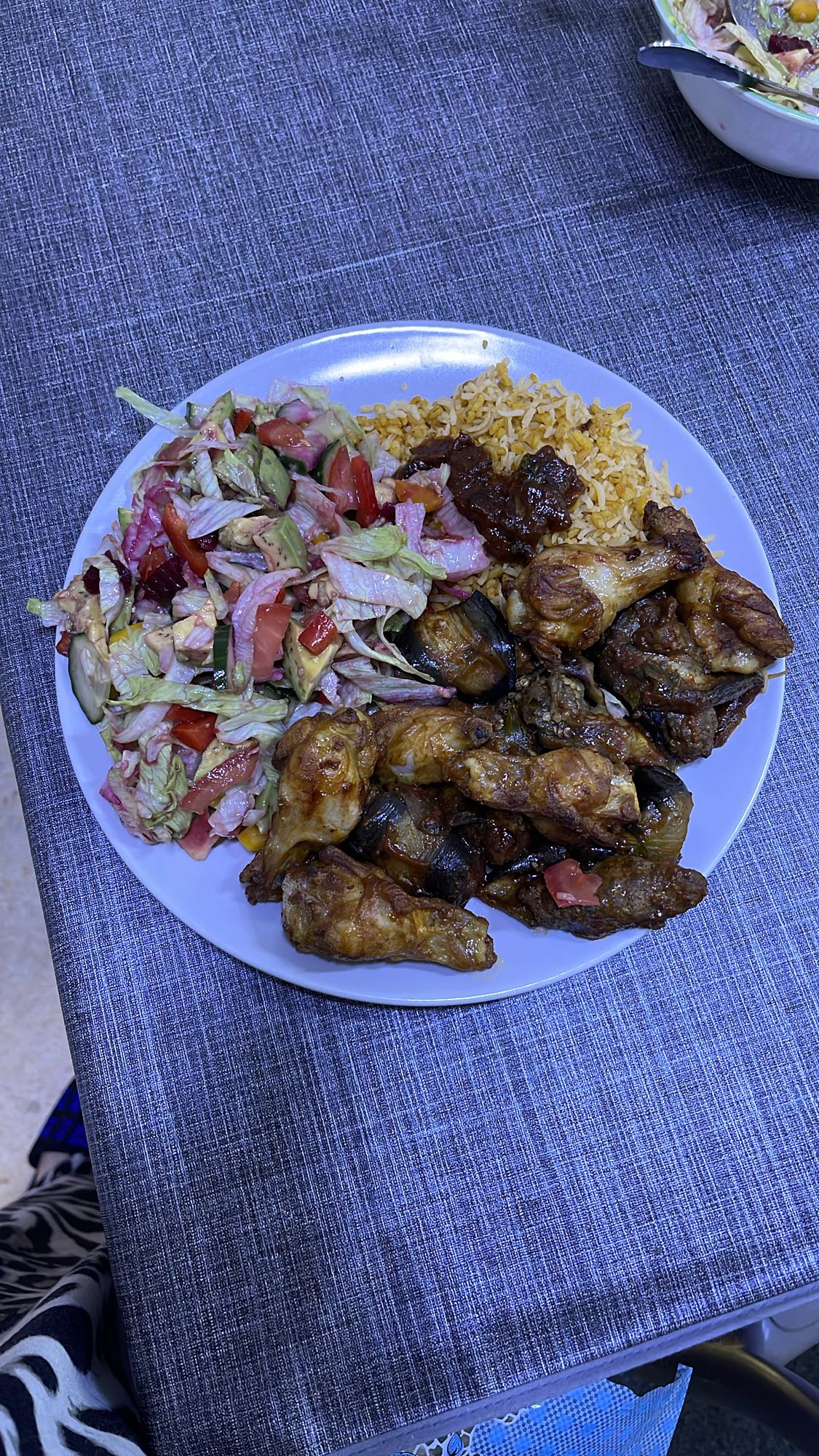 Kyckling med ris och sallad