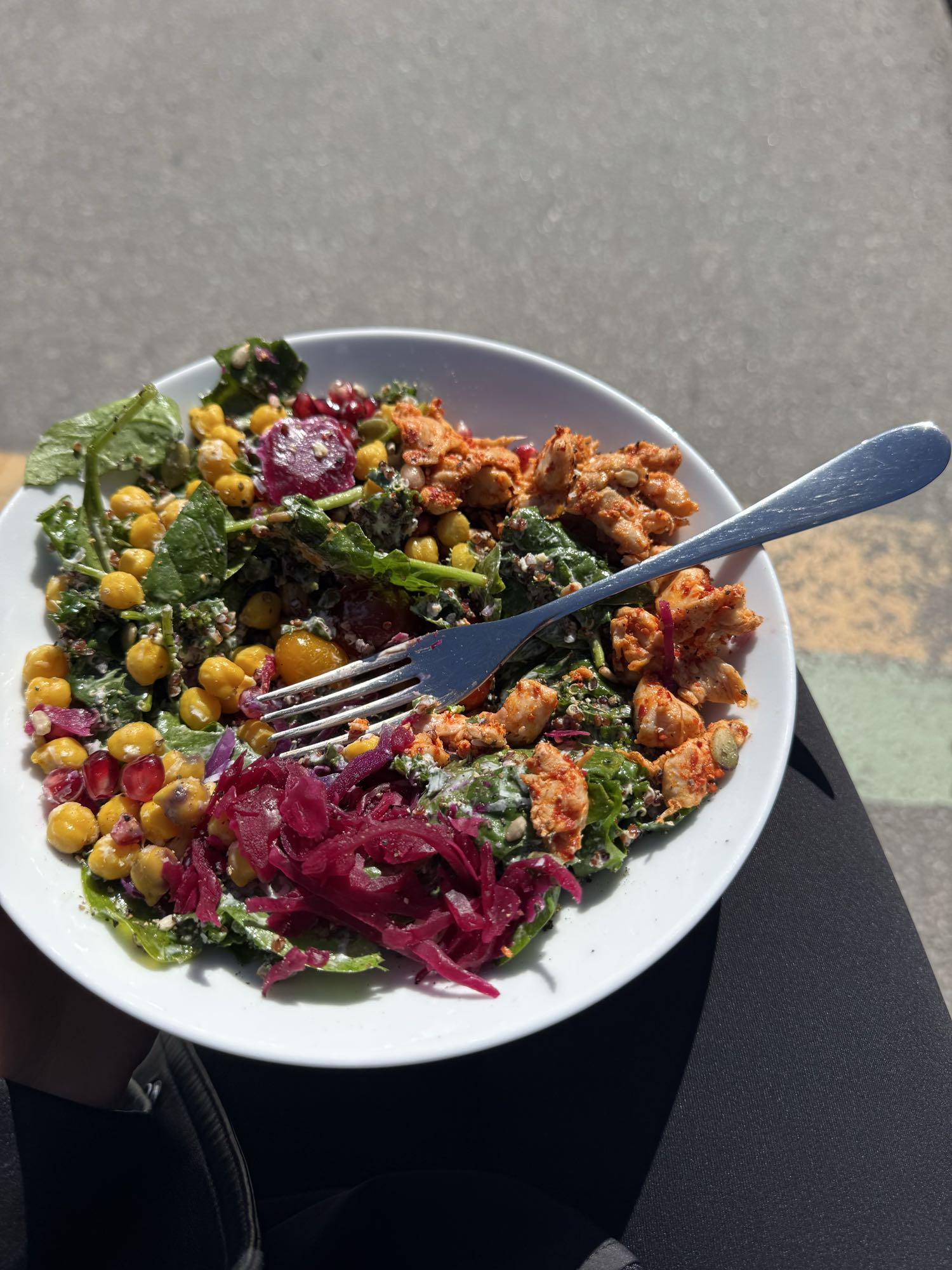 Kycklingsallad med kikärtor