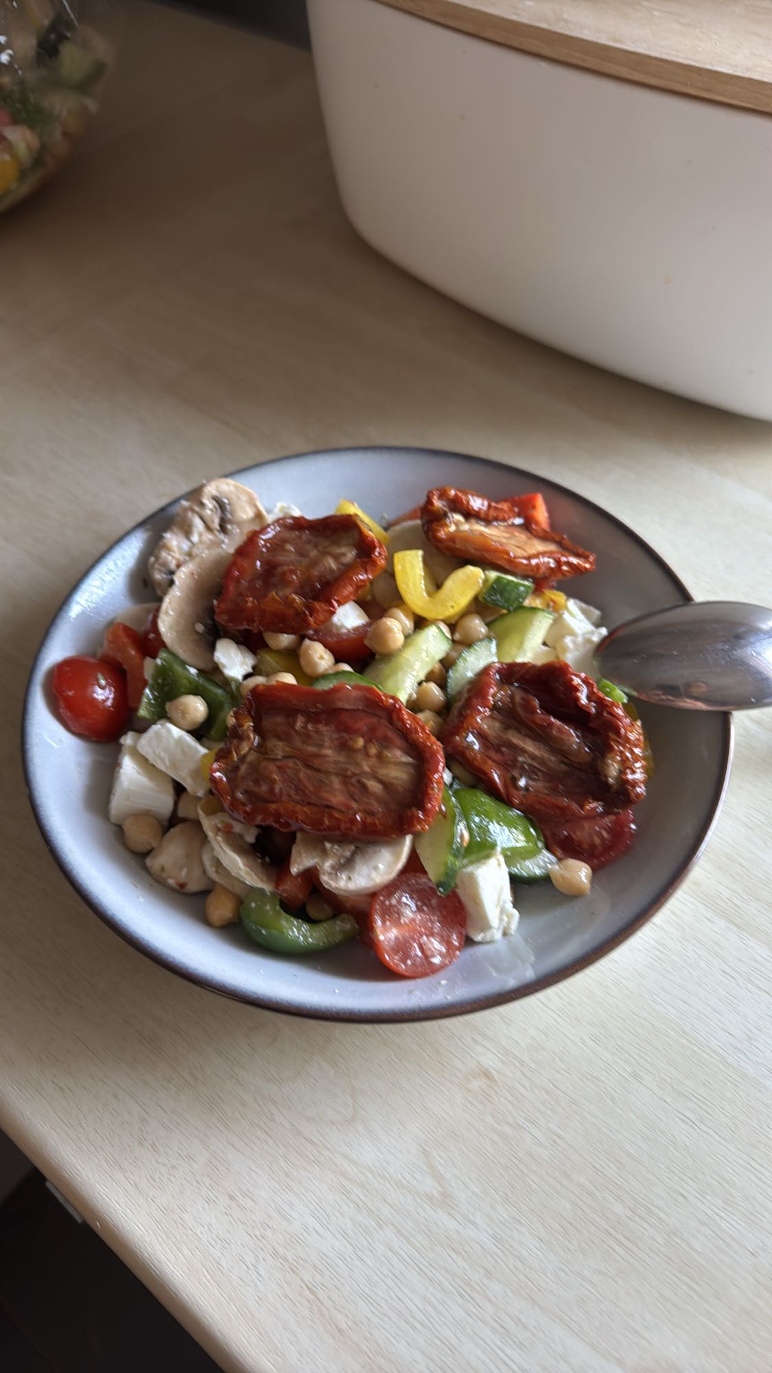 Griechischer Kichererbsensalat