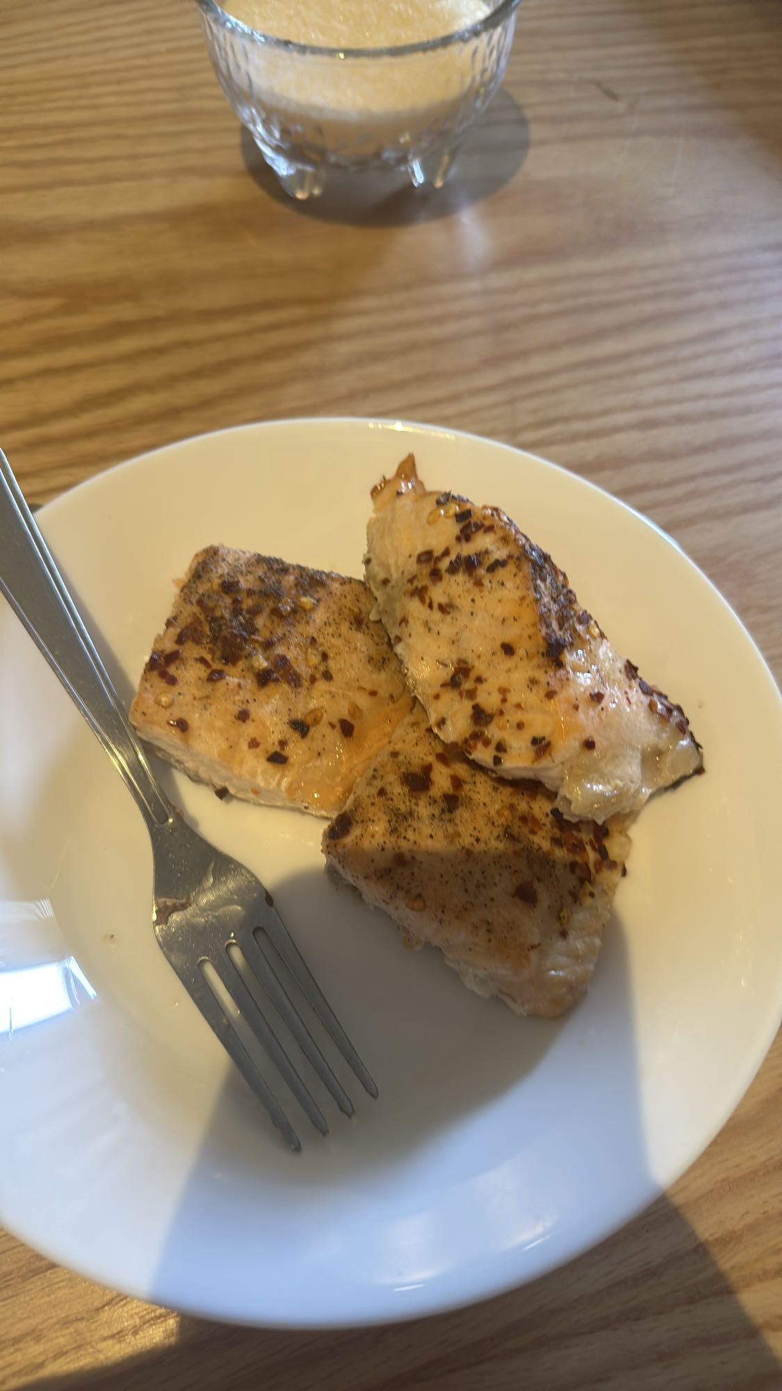 Лосось с соусом